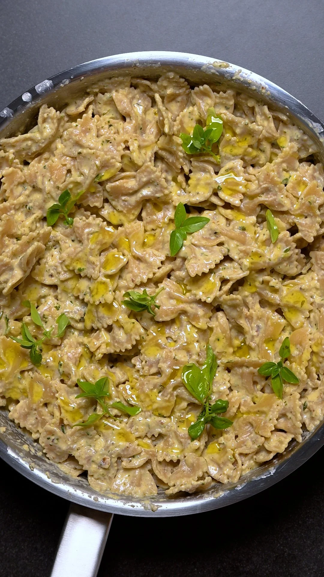 Grünes Pesto Nudeln