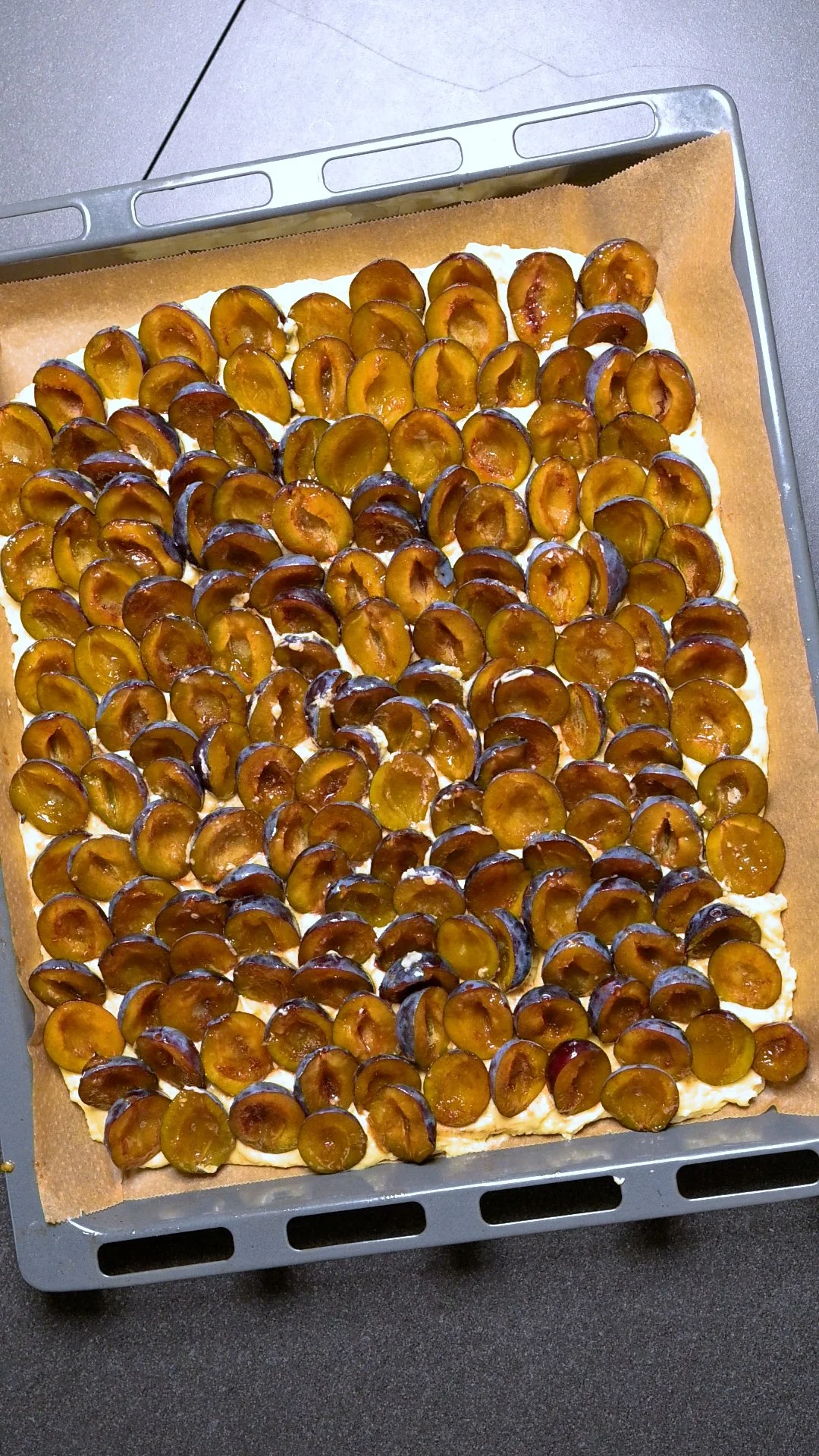 Zwetschgenkuchen mit Streuseln vom Blech