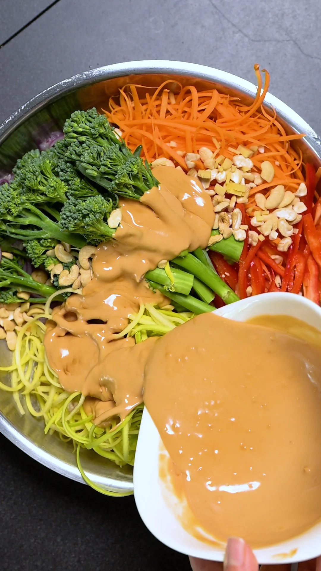 Asiapfanne mit Erdnusssauce