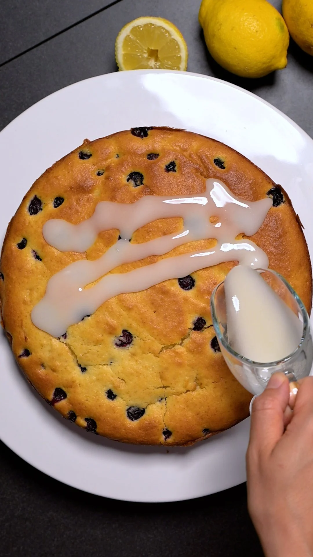 Zitronen Heidelbeeren Kuchen
