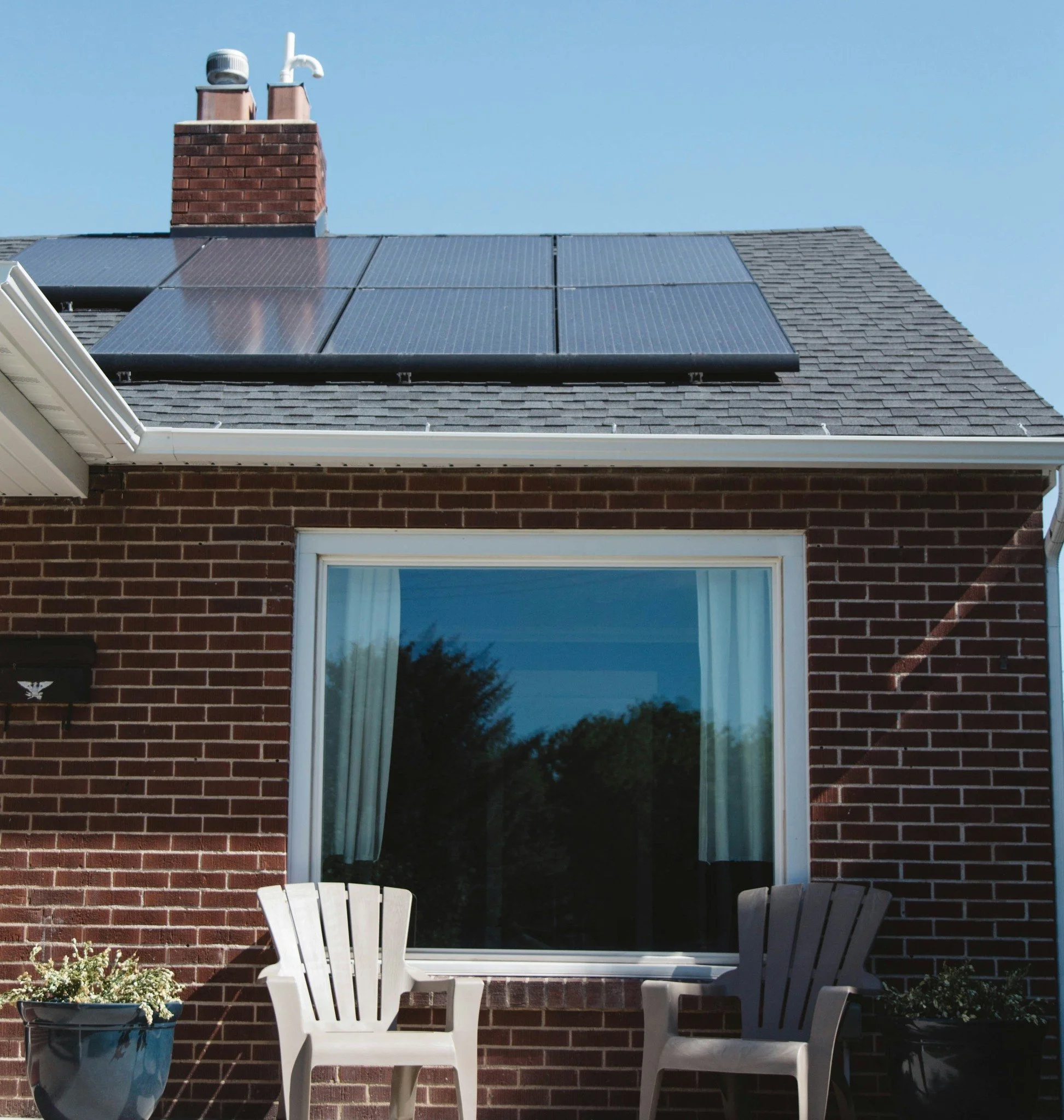 Does having solar panels add value to your home? Check out the link in the bio to find out.