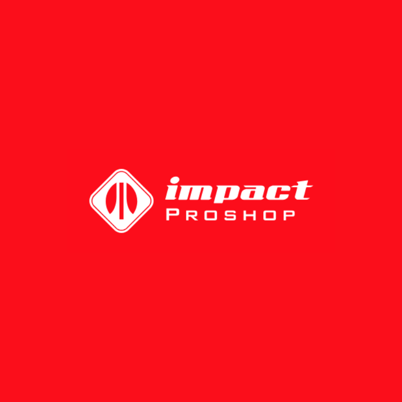 Logo d'Impact ProShop avec un fond rouge, symbole en forme de goutte d'eau et texte en blanc.