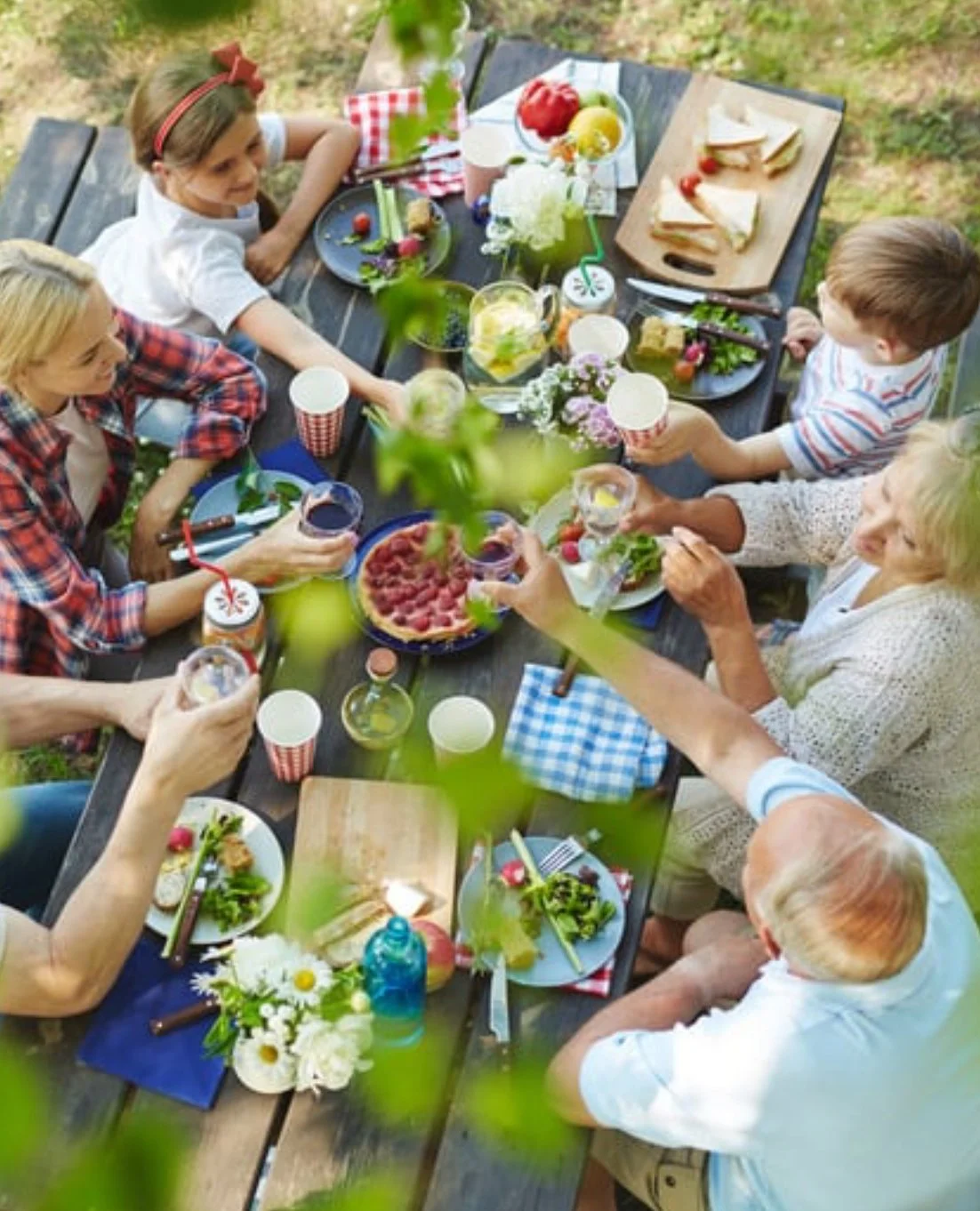 A representation of a Frankfort Illinois Family Celebrating Their Estate Planning.