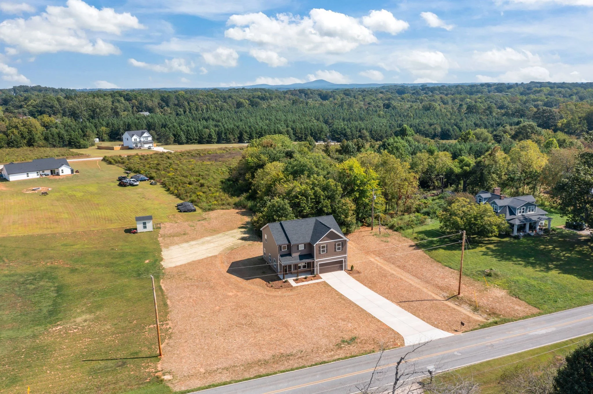 11-web-or-mls-1681 Woolie Rd EX 009.jpg