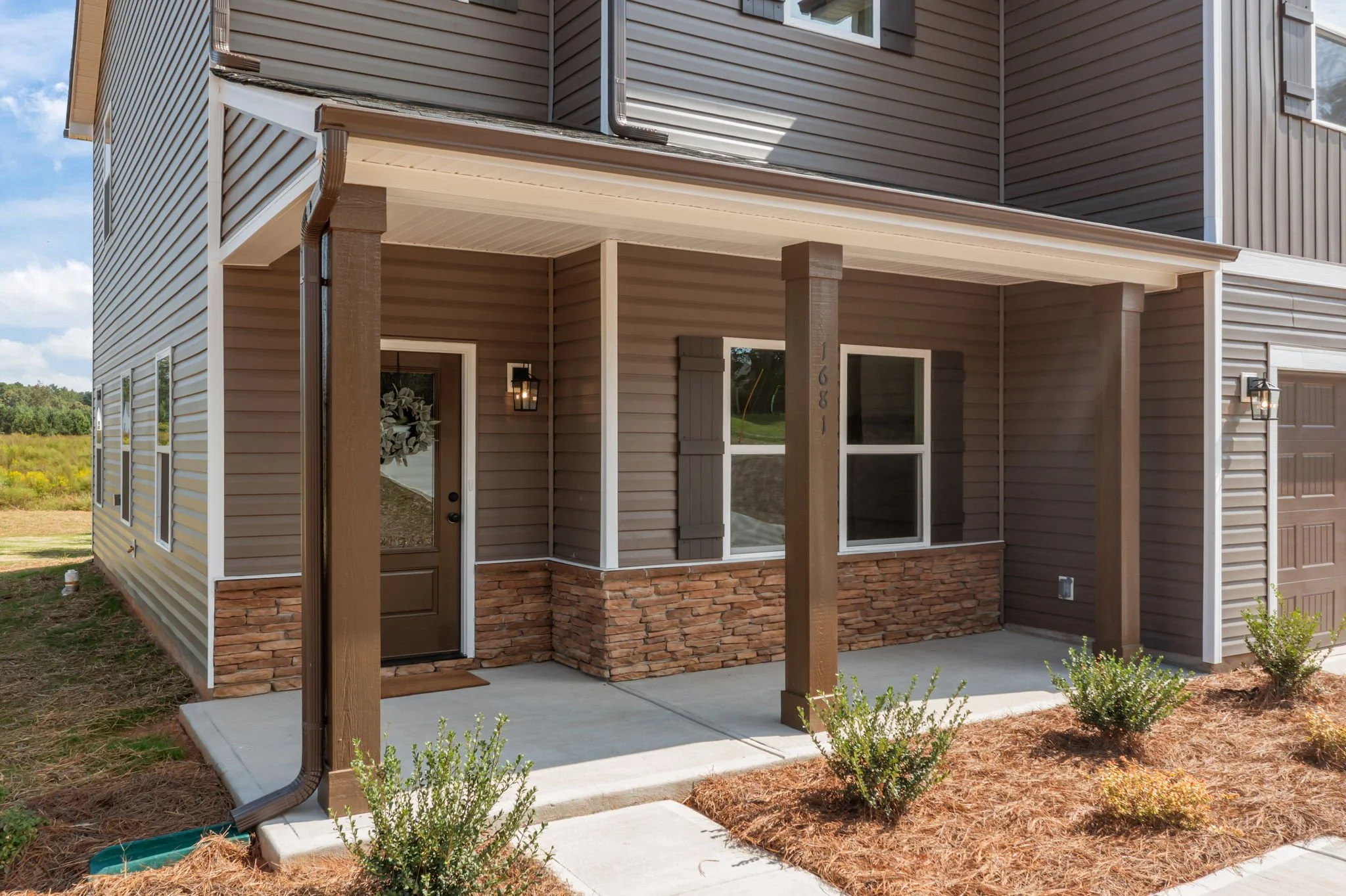 7-web-or-mls-1681 Woolie Rd EX 002.jpg