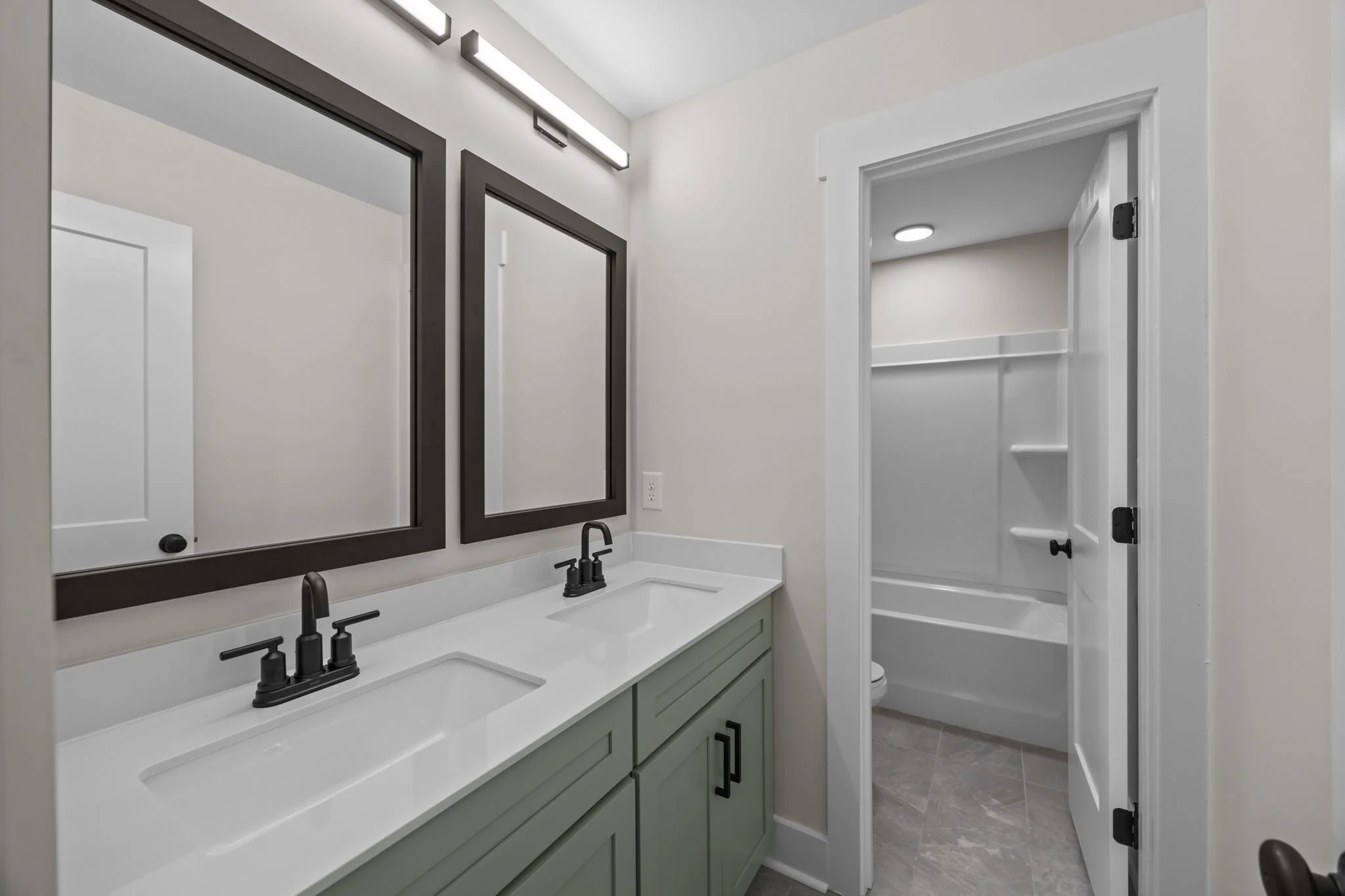 48-web-or-mls-220 Lingerfelt Dr HDR066.jpg