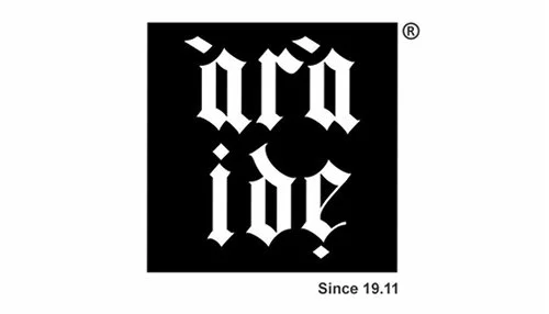 AL-KHAZANA ET ÀRÀ-IDĘ