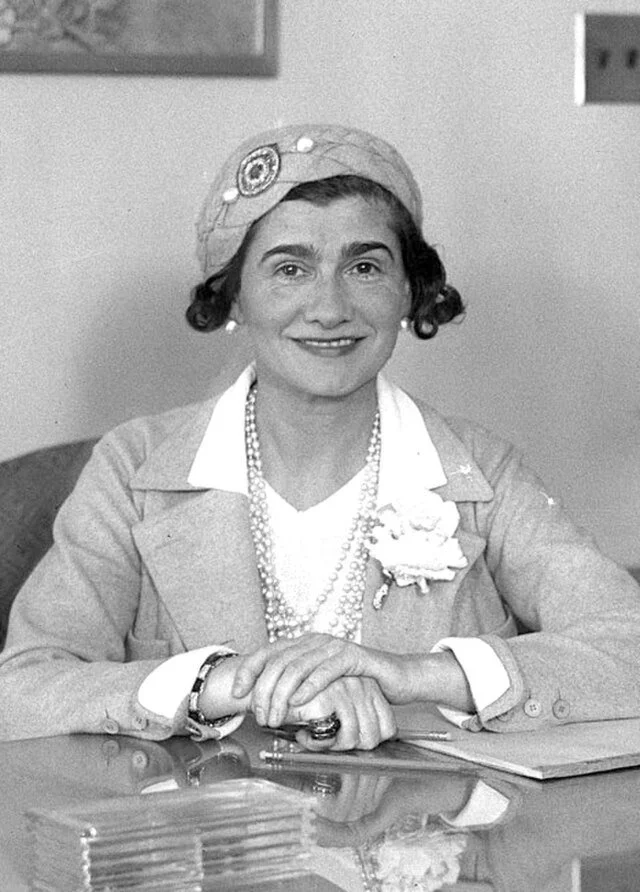 Coco_Chanel_in_Los_Angeles,_1931_(cropped).jpg