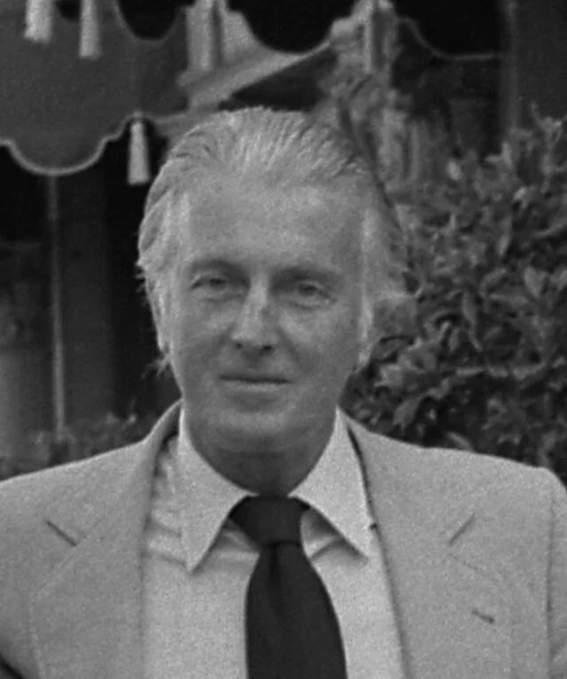 Hubert_de_Givenchy_in_Beverly_Hills,_1978.jpg
