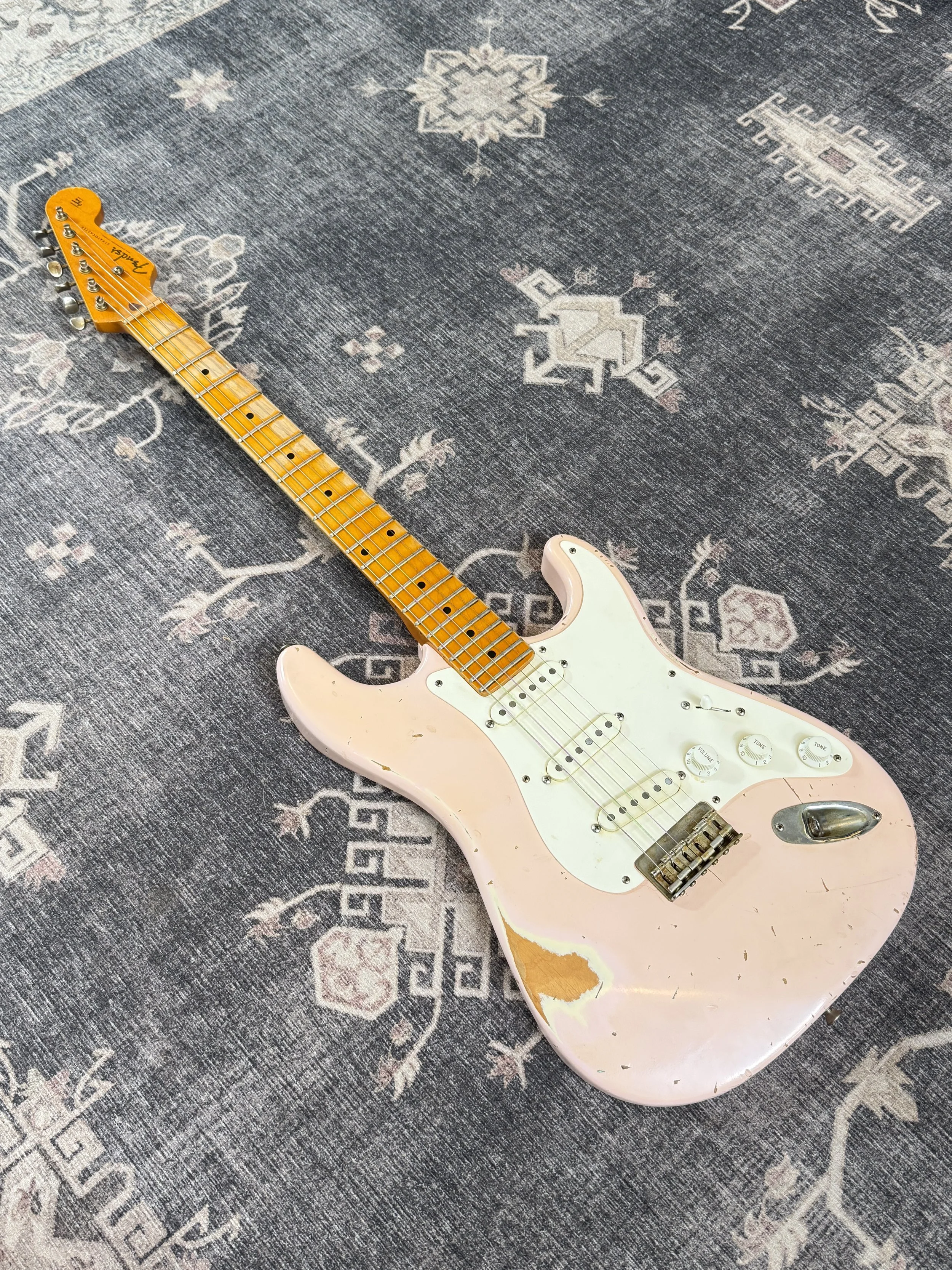 2006 Nash - Shell Pink - Includes Tolex Hard Case