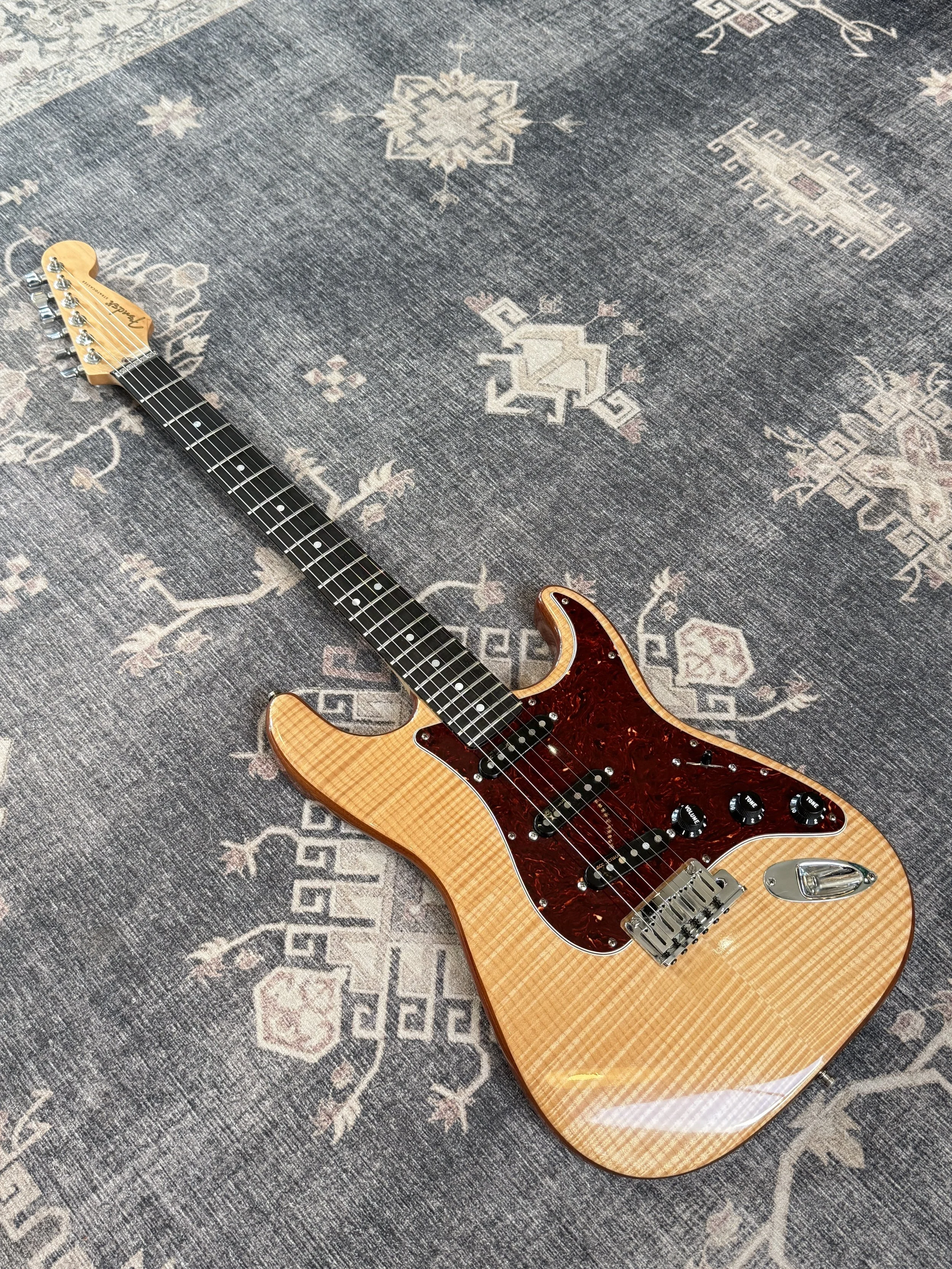 1993 Through Neck Fender Strat / Lace Sensor Pickups / Tolex Hardshell Case
