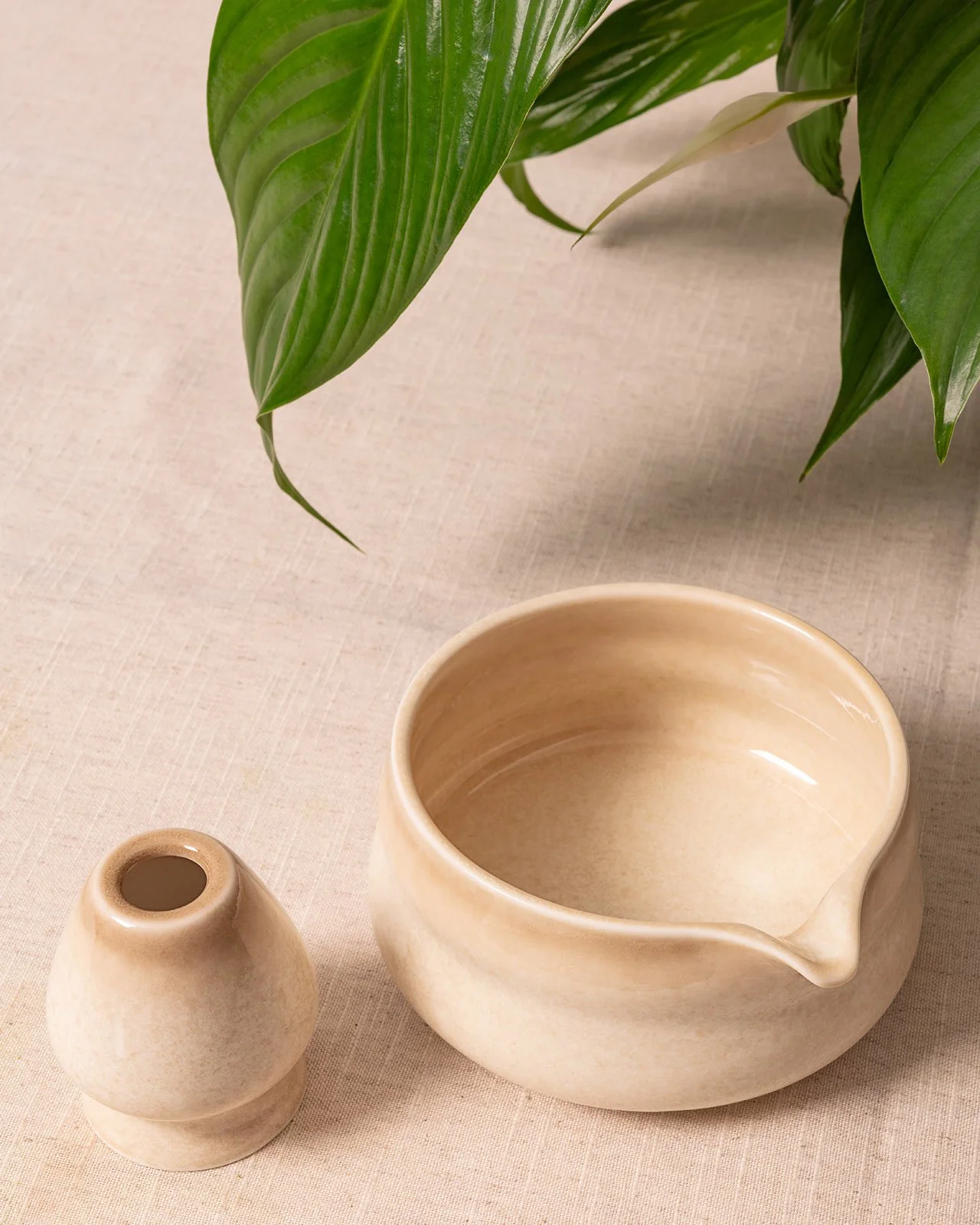 Beige Chawan & Chasen Tate
