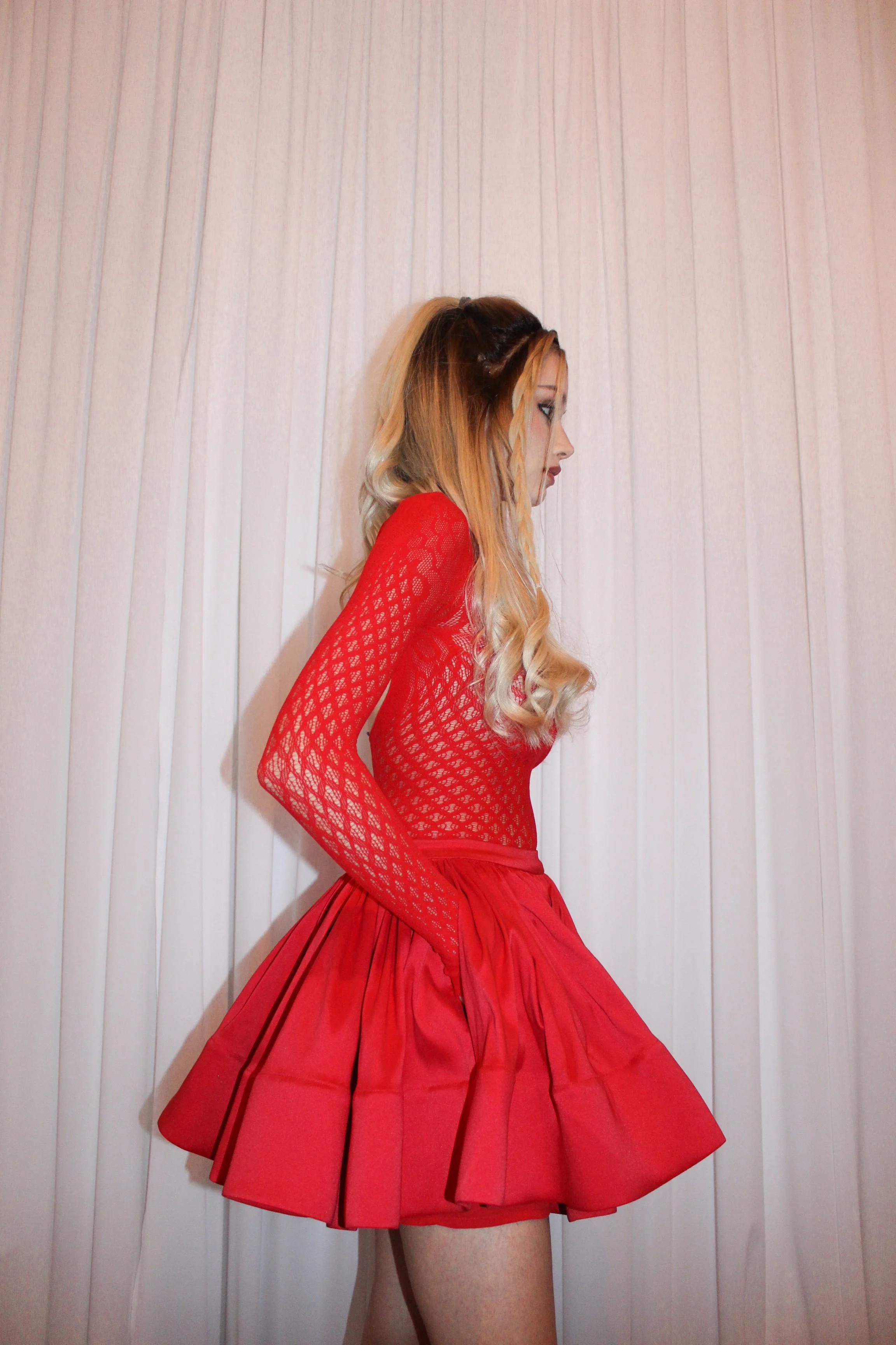 VOLUMINOUS SKIRT RED