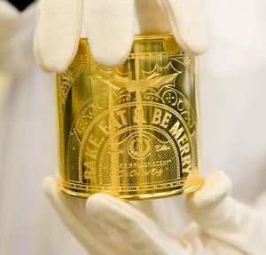 Specialist packaging for Lyle's Golden Syrup