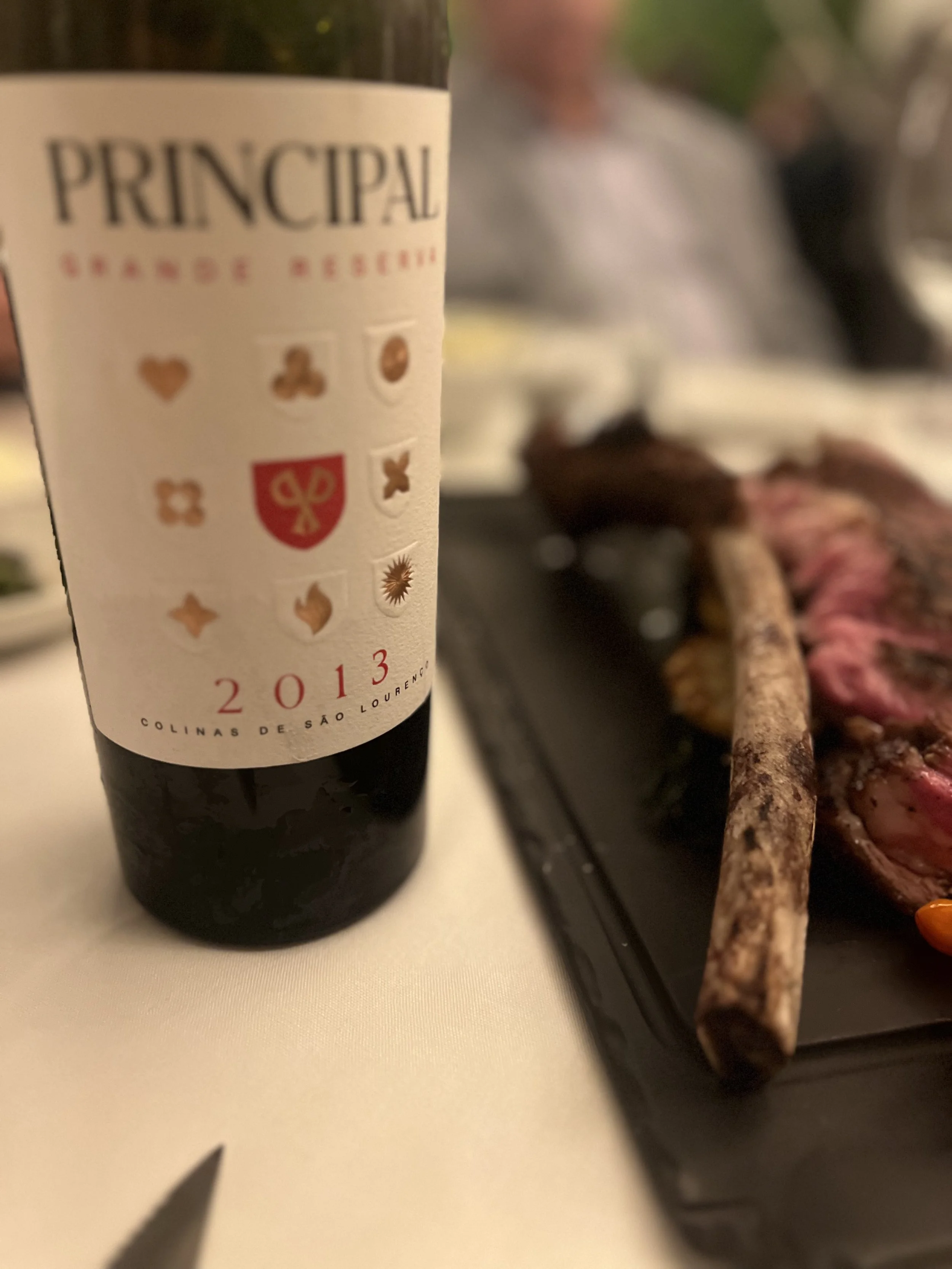 This is a picture from a dinner with the great winemaker David Guimaraens. There were still wines from Portugal, recent and older vintages of fortified wine - and the obvious choice was four Porterhouse Steaks for the table. 
