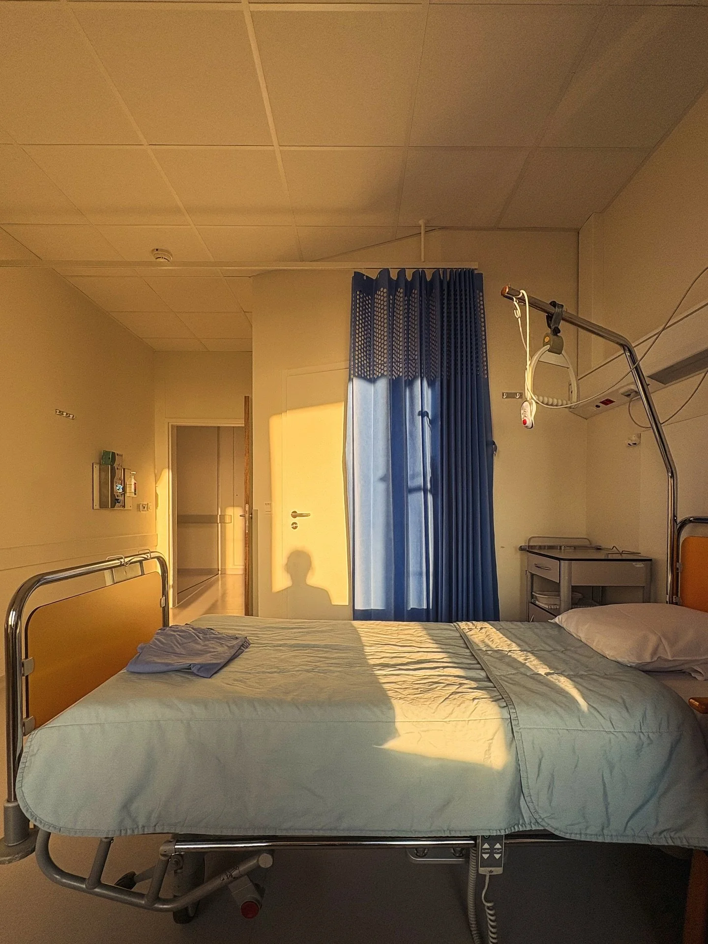 Oktober was heftig 😔
Na een buikvliesontsteking door een gesprongen appendix gaat het herstel ontzettend langzaam. 
Zo dankbaar voor de steun van al mijn naasten en denkend aan iedereen voor wie gezondheid geen vanzelfsprekendheid is 🌍🤍
#herstel #