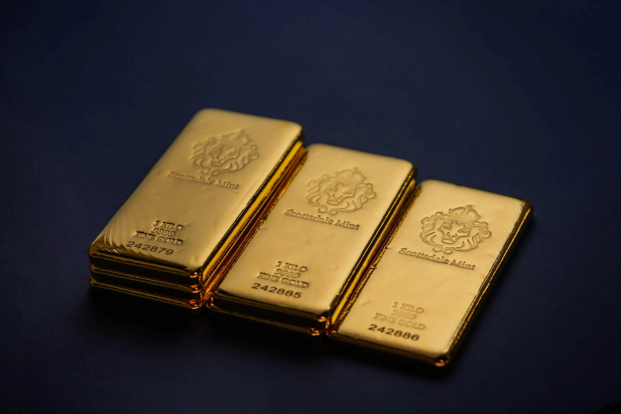 Why Gold Is Replacing U.S. Treasuries in Portfolios: A Confidence, Supply, and Diversification Story
