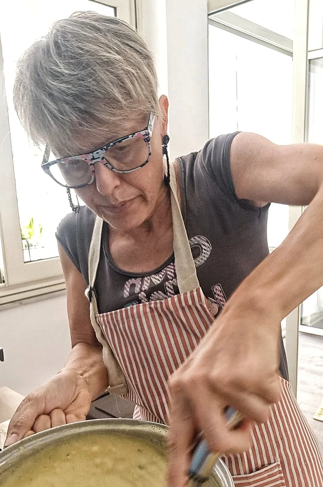 Ileana chef e owner di Ciàvurusiciliano durante uno cooking-show