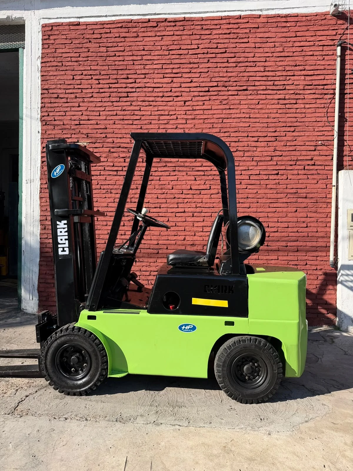 Clark 2500kg a gas
