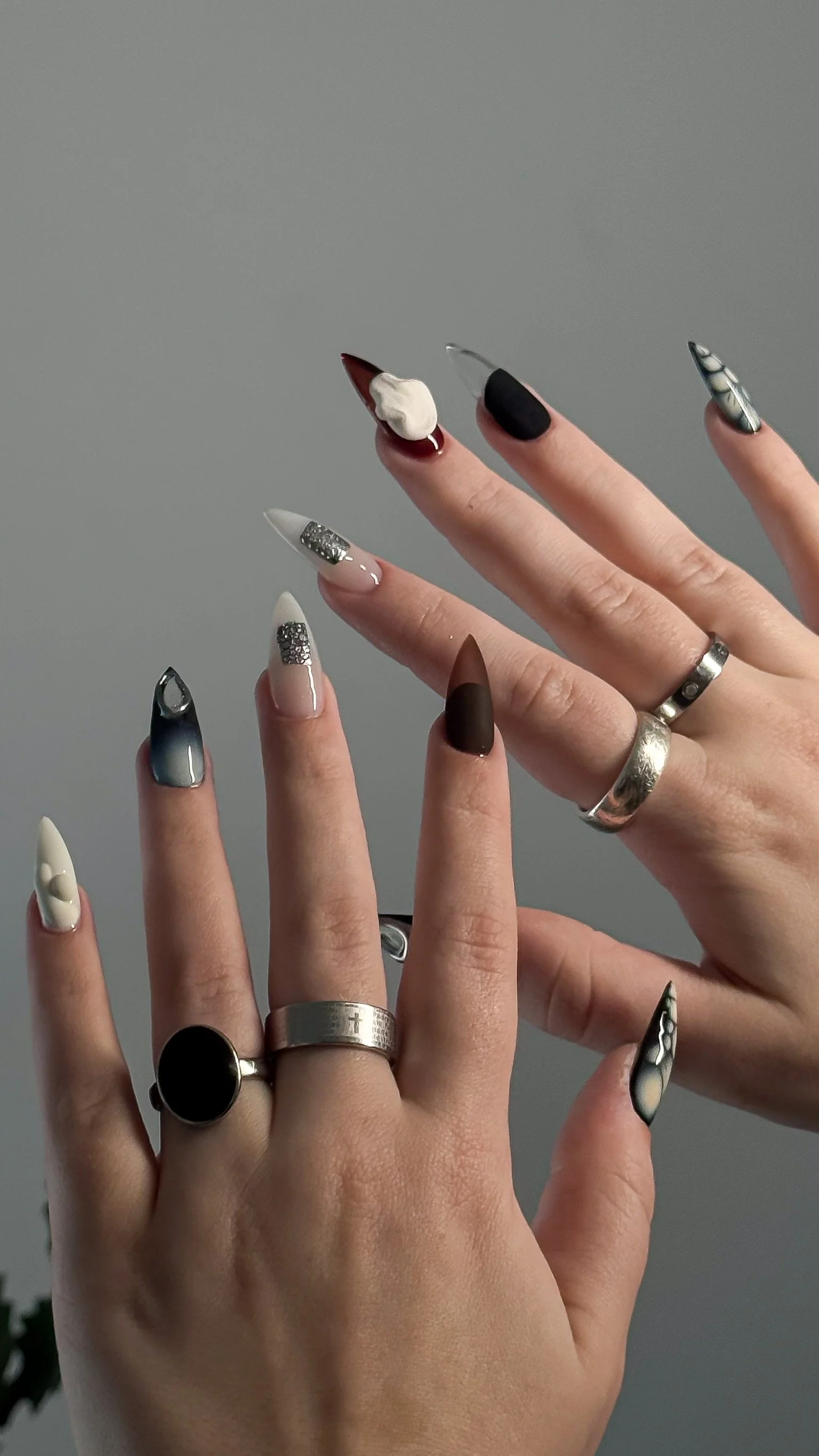 Lilith Manicure Gelx Nail Artist Ongles Pose Americaine Manucure Combinée Manucure Russe Manucure Seche Soin des ongles Manucure Luxueuse Longueuil Rive Sud Montreal