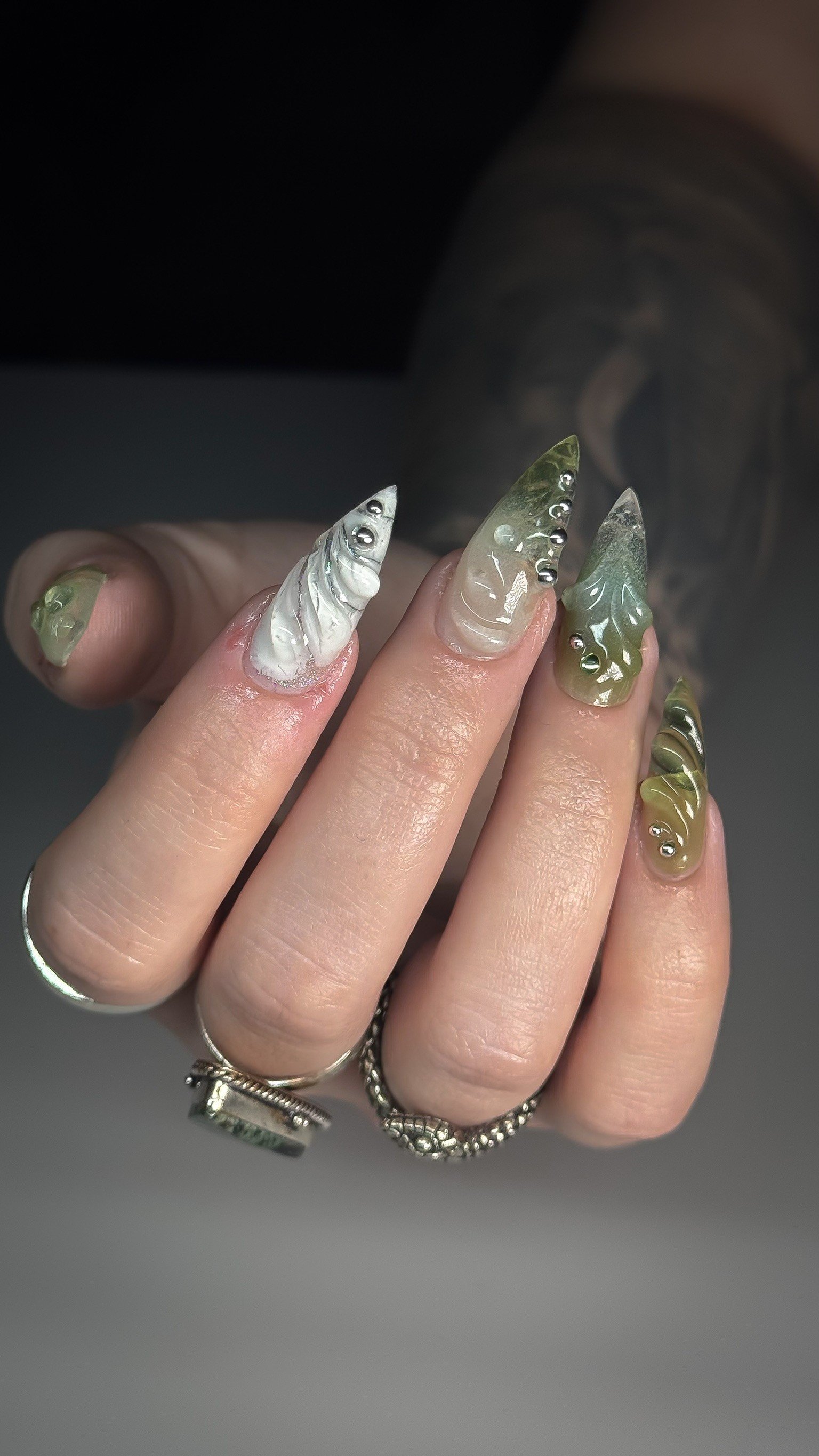 Lilith Manicure Gelx Nail Artist Ongles Pose Americaine Manucure Combinée Manucure Russe Manucure Seche Soin des ongles Manucure Luxueuse Longueuil Rive Sud Montreal