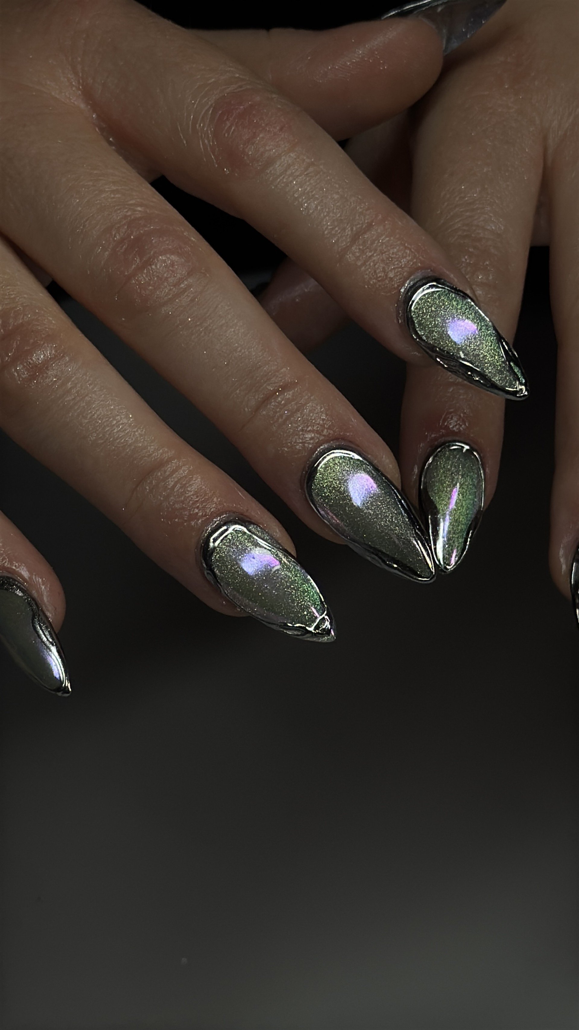 Lilith Manicure Gelx Nail Artist Ongles Pose Americaine Manucure Combinée Manucure Russe Manucure Seche Soin des ongles Manucure Luxueuse Longueuil Rive Sud Montreal