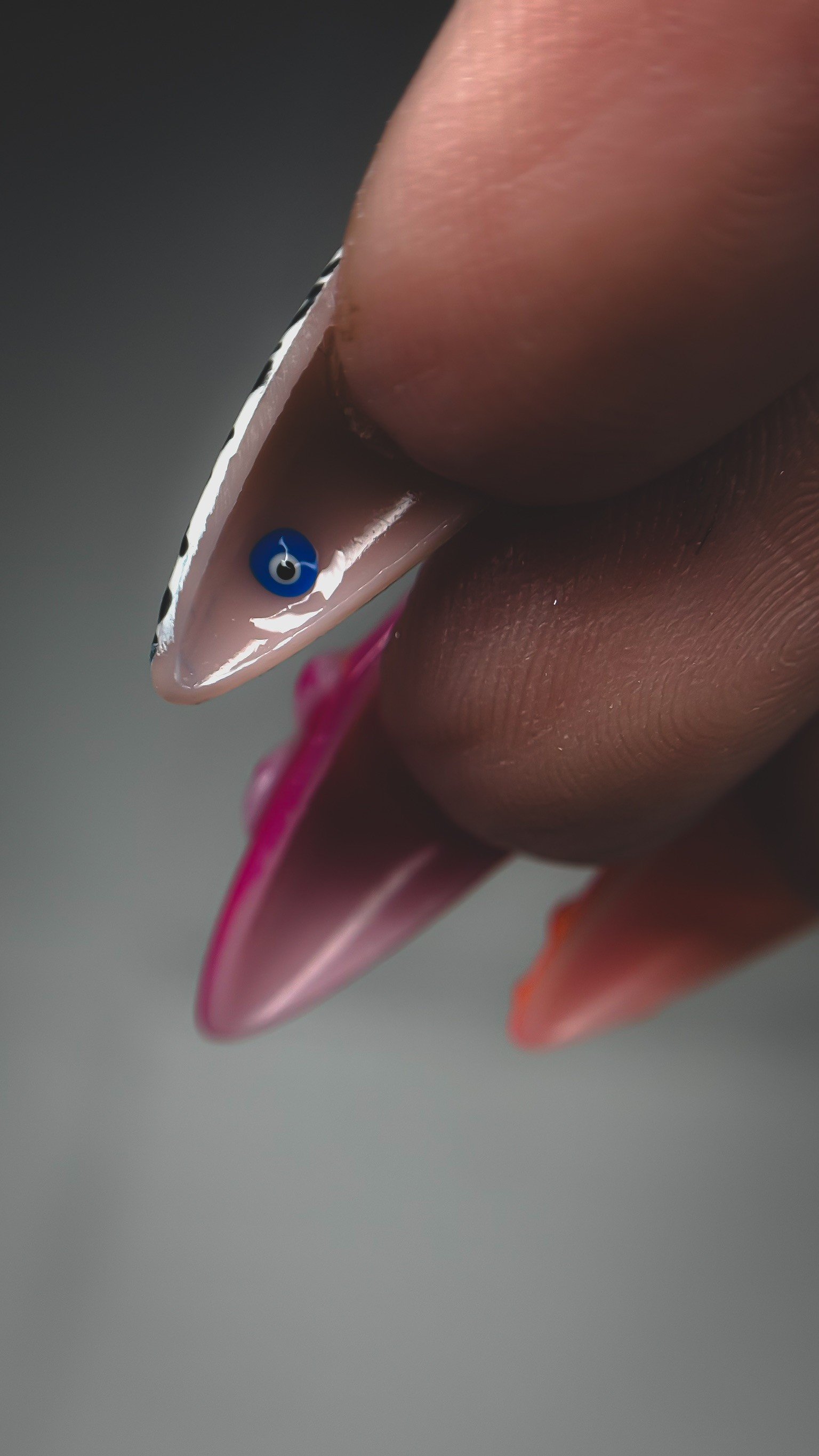 Lilith Manicure Gelx Nail Artist Ongles Pose Americaine Manucure Combinée Manucure Russe Manucure Seche Soin des ongles Manucure Luxueuse Longueuil Rive Sud Montreal