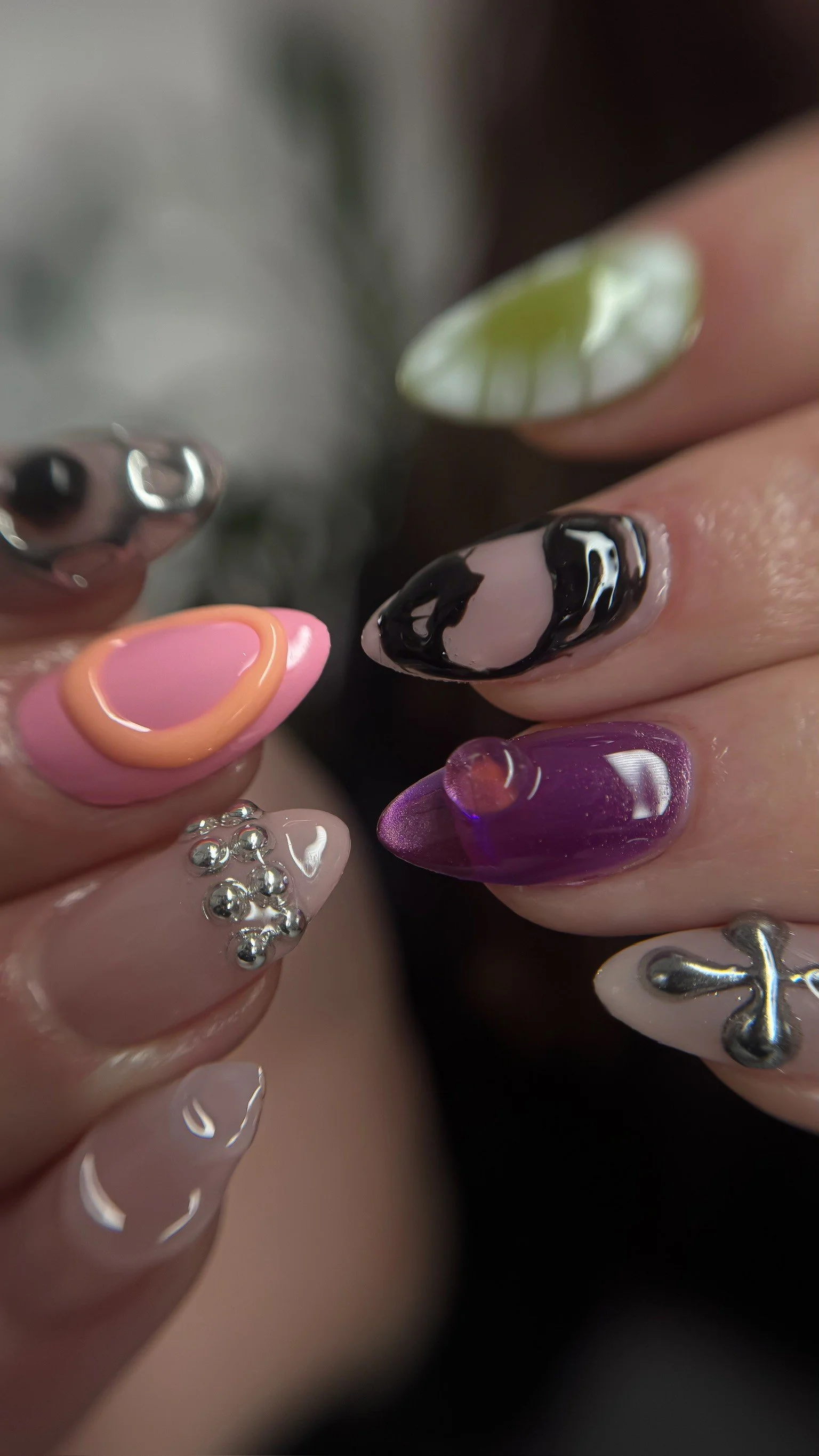 Lilith Manicure Gelx Nail Artist Ongles Pose Americaine Manucure Combinée Manucure Russe Manucure Seche Soin des ongles Manucure Luxueuse Longueuil Rive Sud Montreal