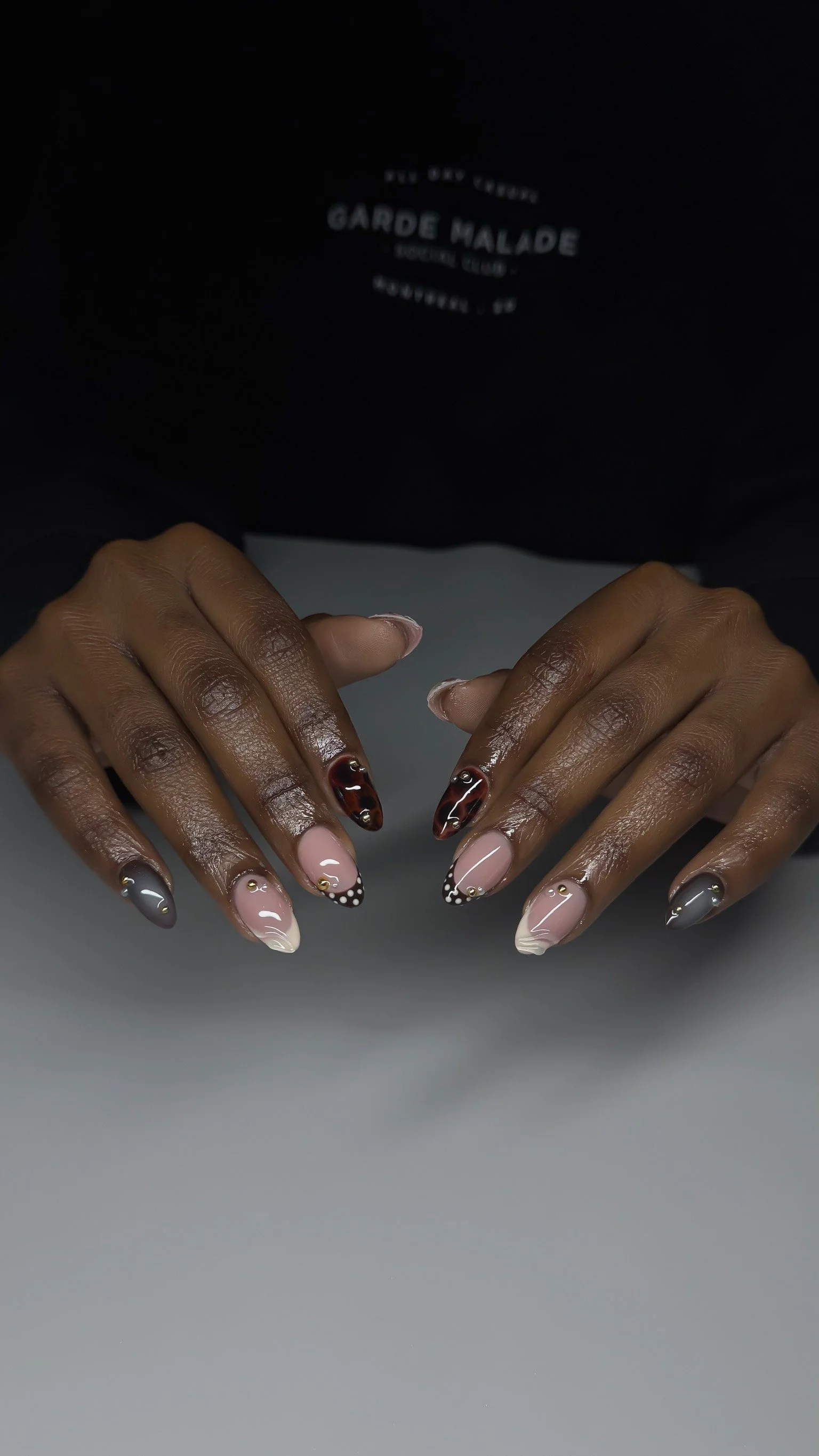 Lilith Manicure Gelx Nail Artist Ongles Pose Americaine Manucure Combinée Manucure Russe Manucure Seche Soin des ongles Manucure Luxueuse Longueuil Rive Sud Montreal