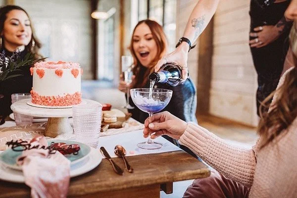 If you&rsquo;ve been wanting an excuse to gather your favorite people&hellip; this is it 💘 Throwback to a Galentine&rsquo;s celebration at Pine Brook Manor.

Available year-round for intimate gatherings. Reach out to inquire about dates.

Photos @ka