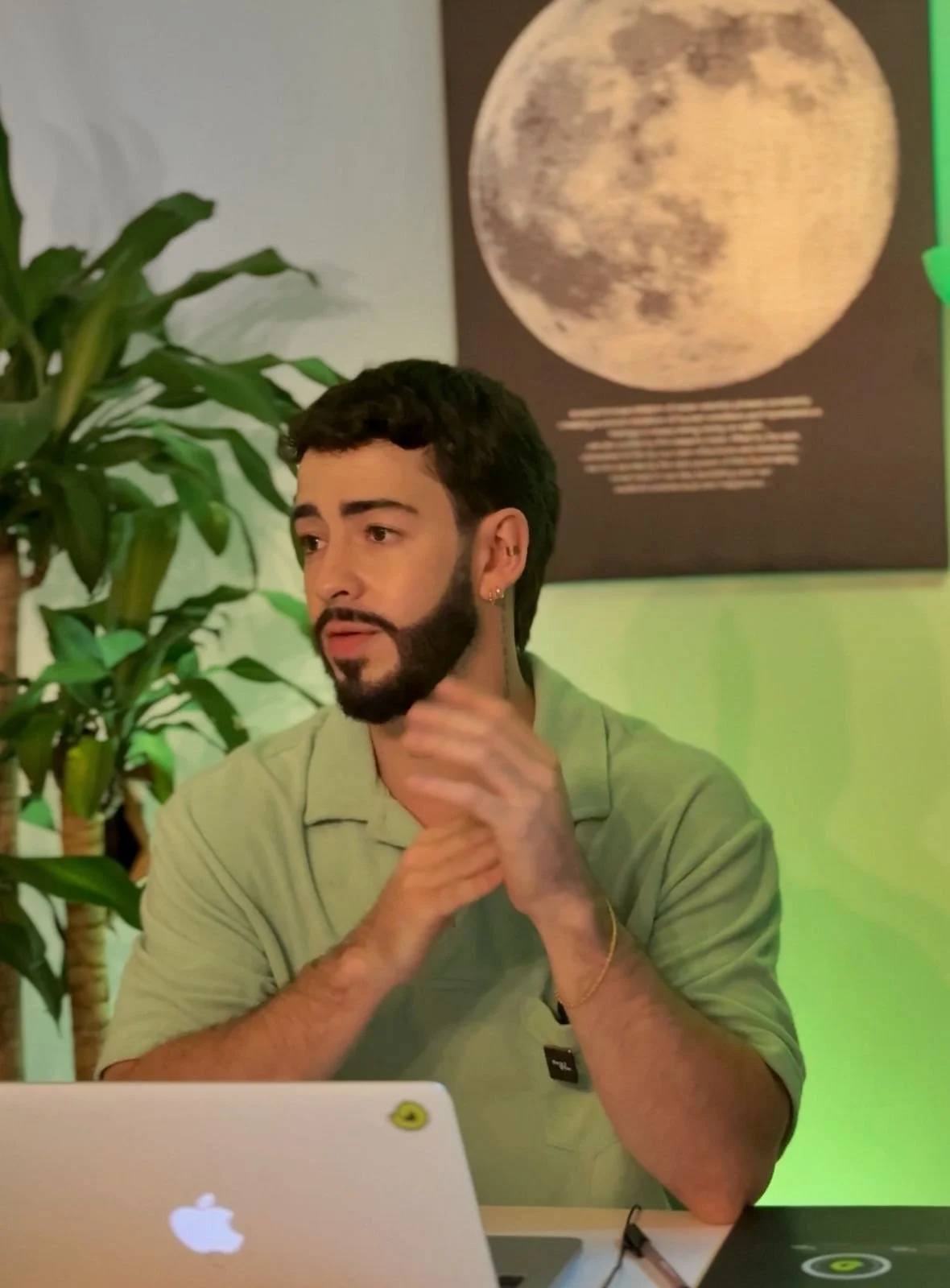 "Impulsamos tu crecimiento con estrategia, estructura y tecnología: diagnóstico digital, marketing consciente y sistemas listos para escalar." Diagnóstico digital, marketing consciente, sistemas, escalar y multiplicar ventas, publicidad.  Backtwogrow