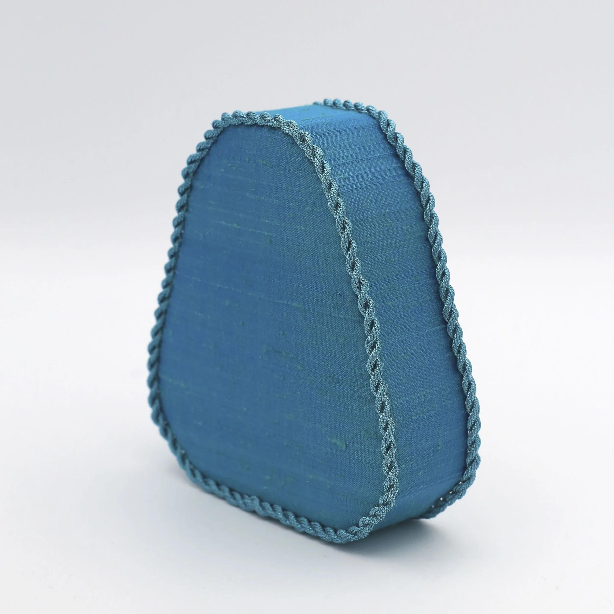 Stand up finished with silk dupioni