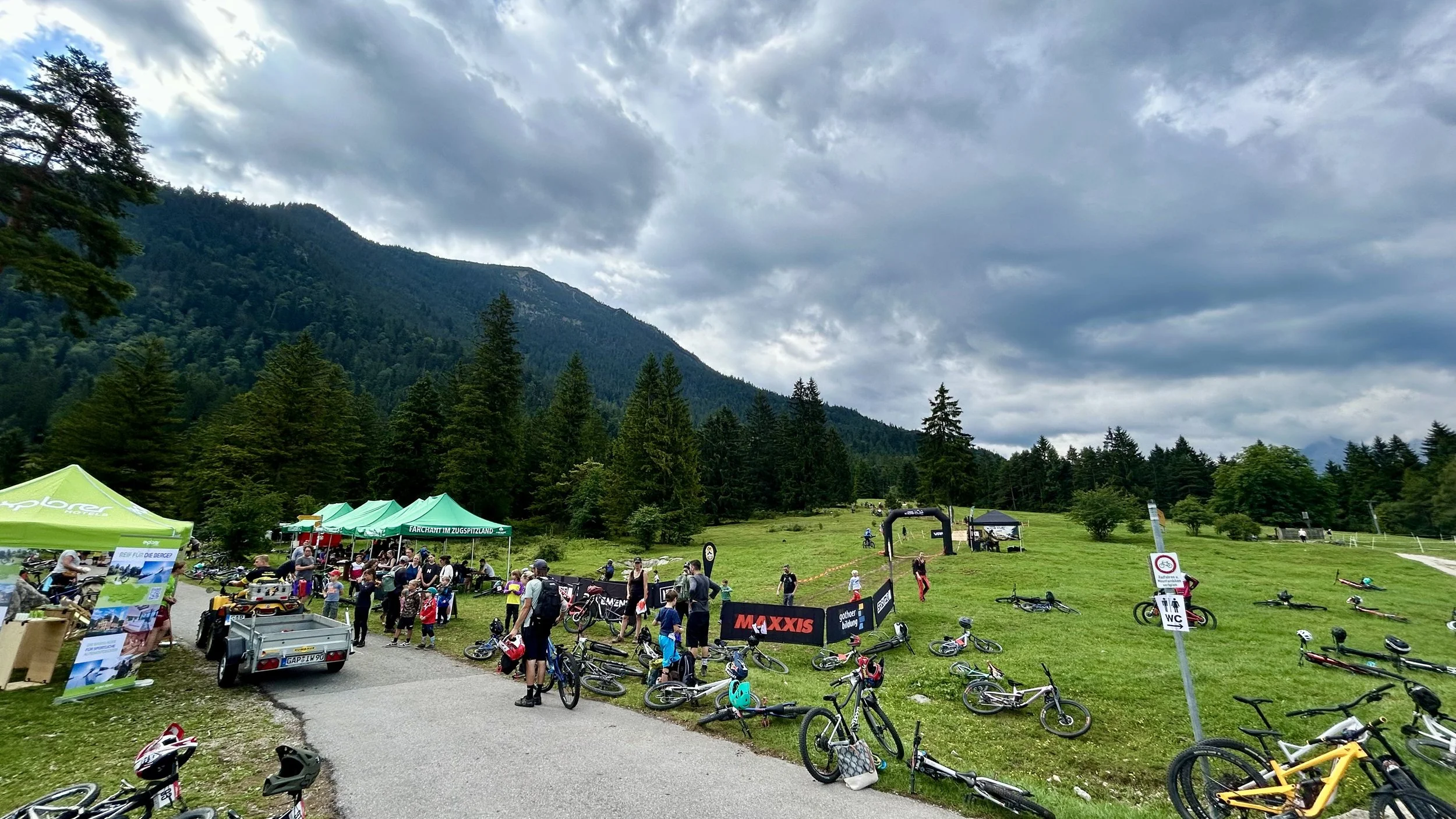vpace-kids-cup-farchant-2026-mr20-karlsruhe-paddock-wiese.jpg.jpeg
