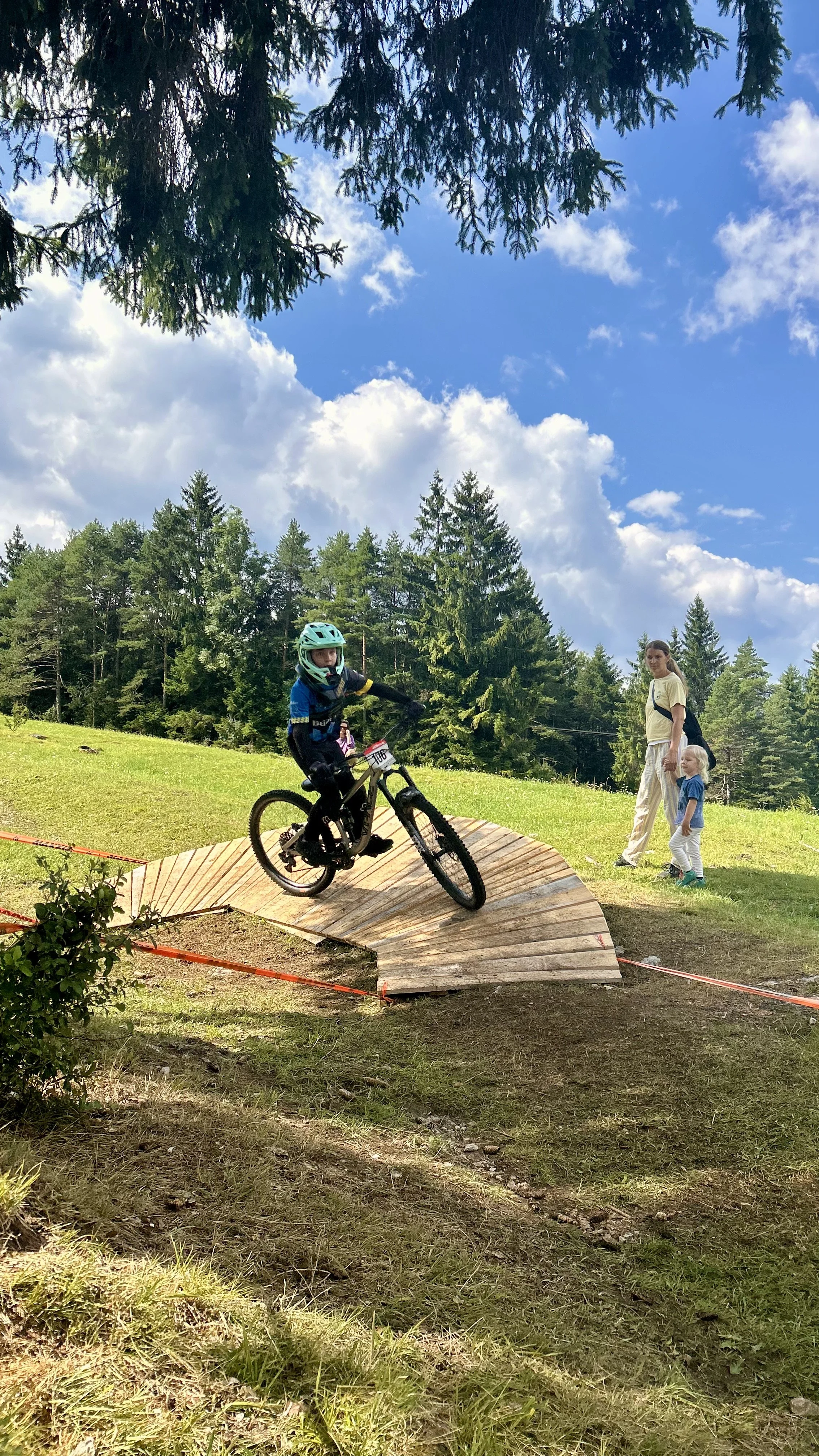 vpace-kids-cup-farchant-2026-ben-aigner-mr20-karlsruhe-holz-anlieger.jpeg
