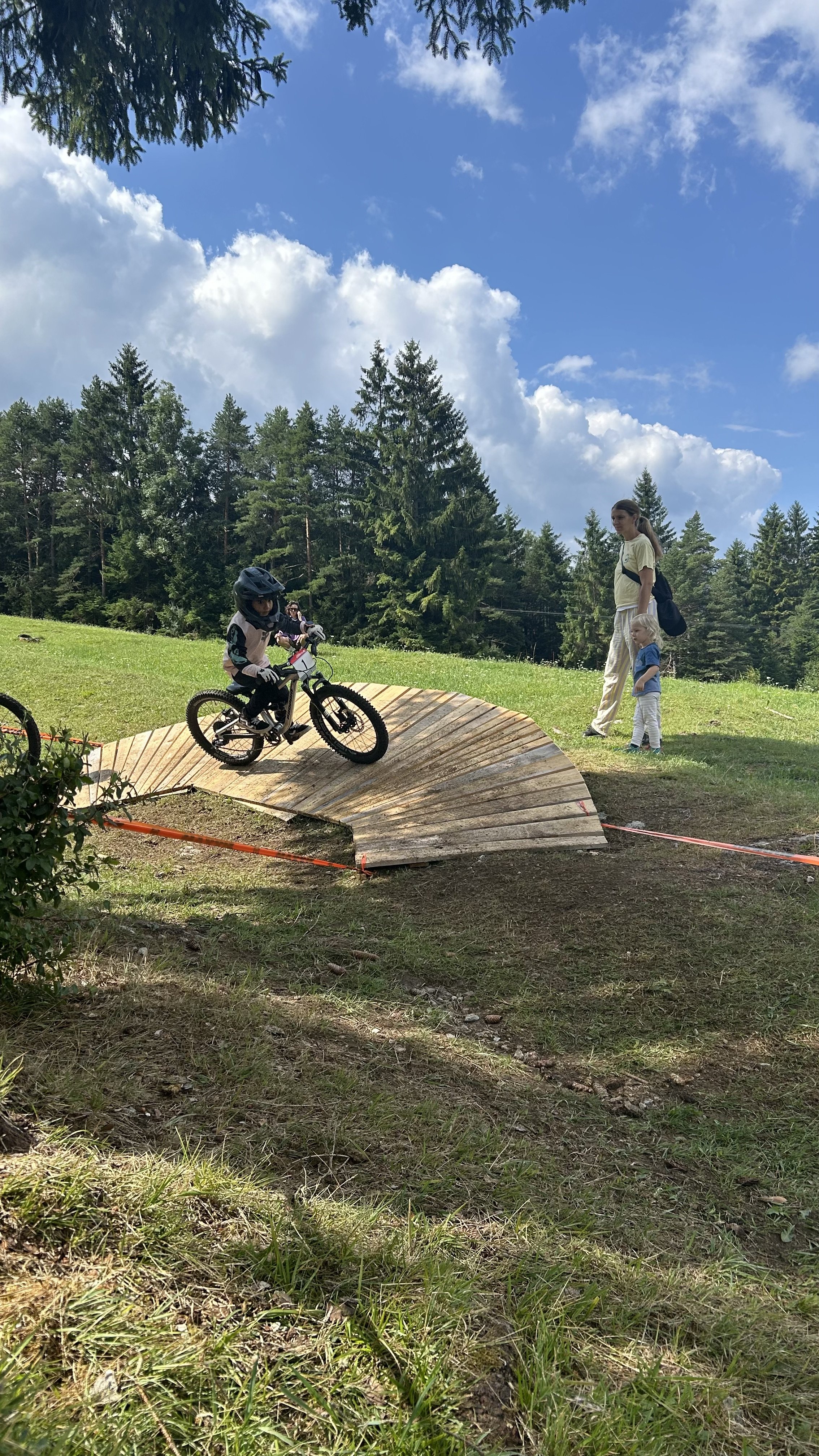 vpace-kids-cup-farchant-2026-raesha-azriyan-mr20-karlsruhe-holz-anlieger.jpeg