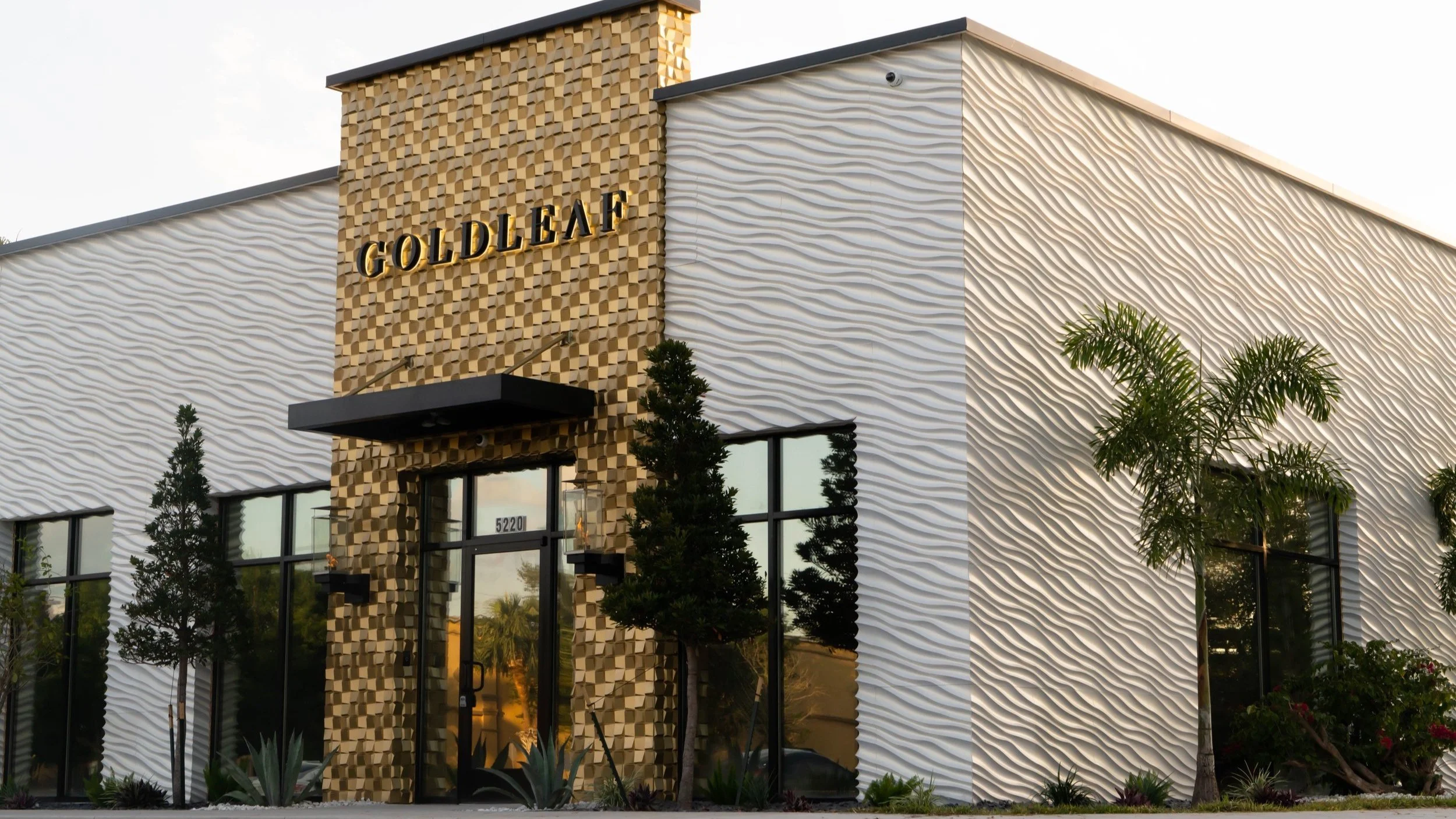 Sebring exterior-5.jpg