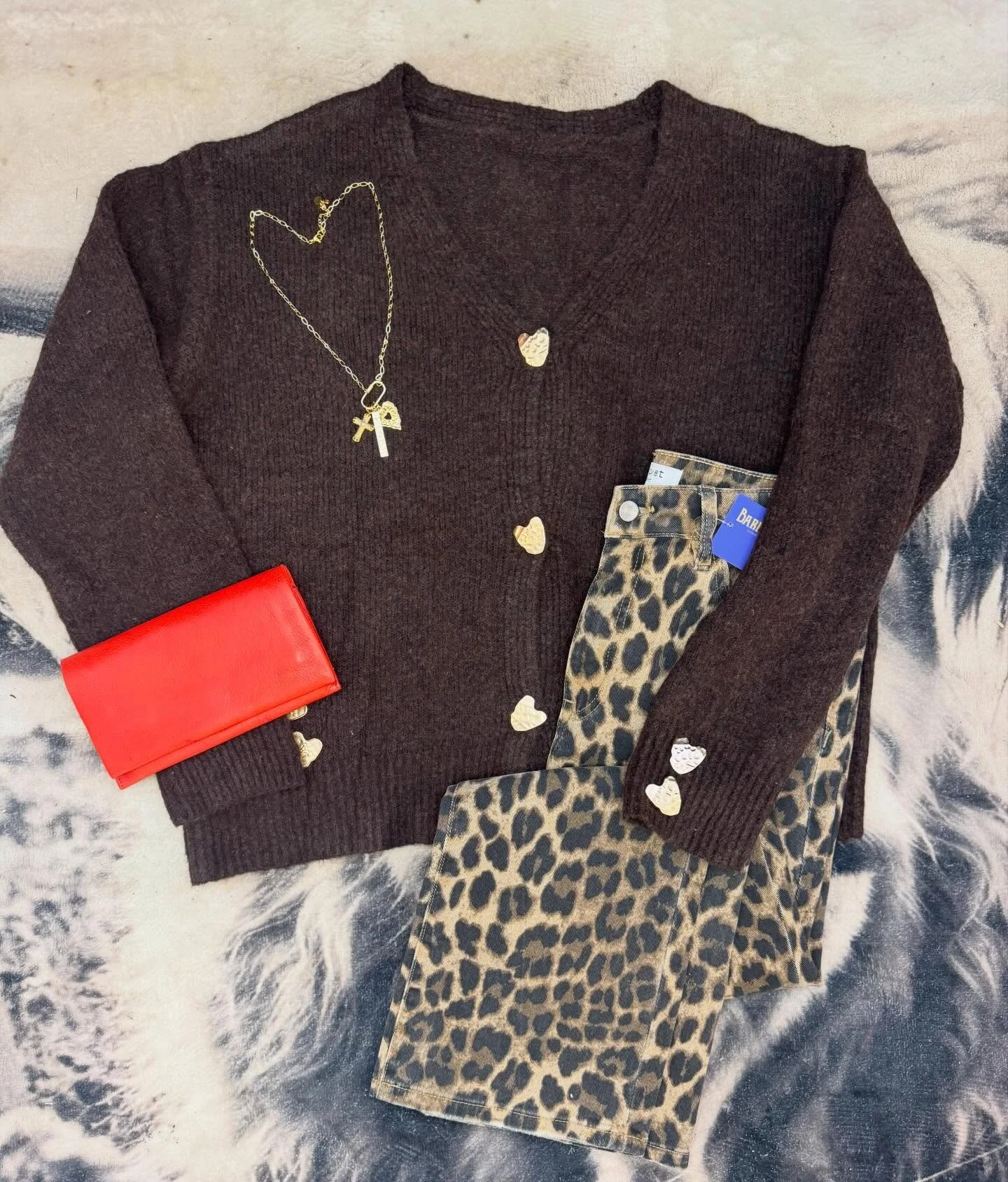 Valentine&rsquo;s-approved outfit inspo 🤎