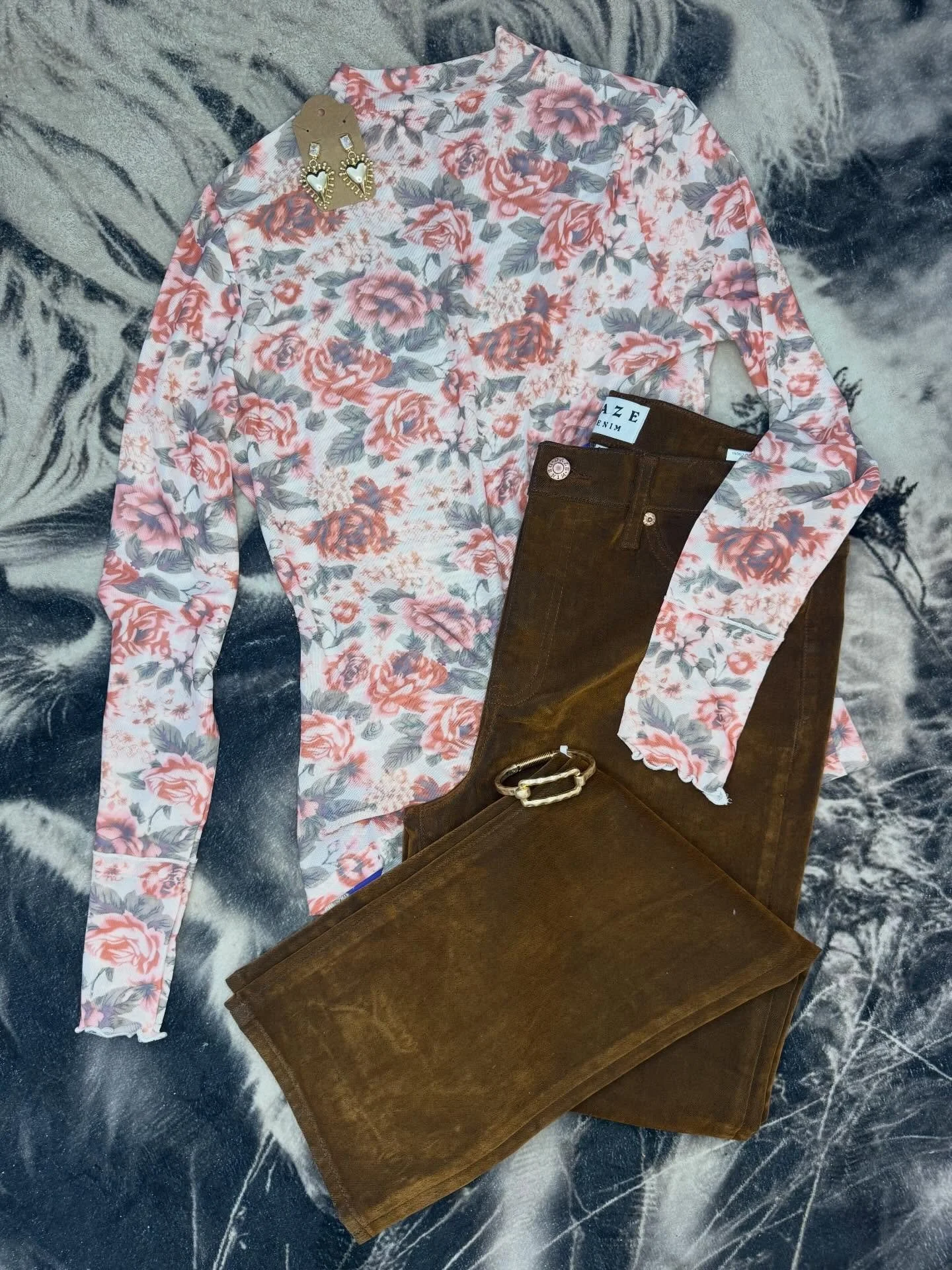 Soft florals, rich browns 🤎🌸
Perfect date night look ✨

Open today at 10:30AM