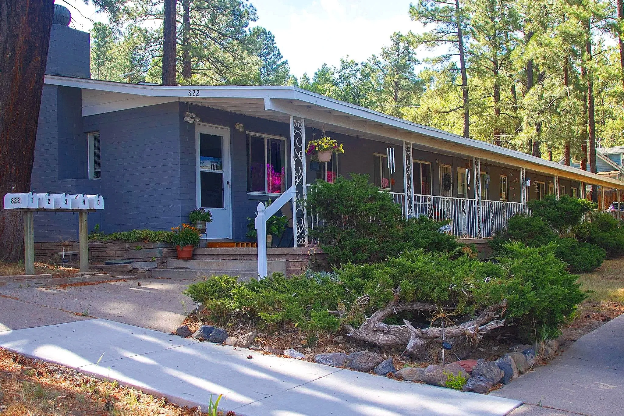 Small-scale Apartment (5-unit)
Building: 3200 sqft
Parcel: 10650 sqft
Density: 20 units/acre