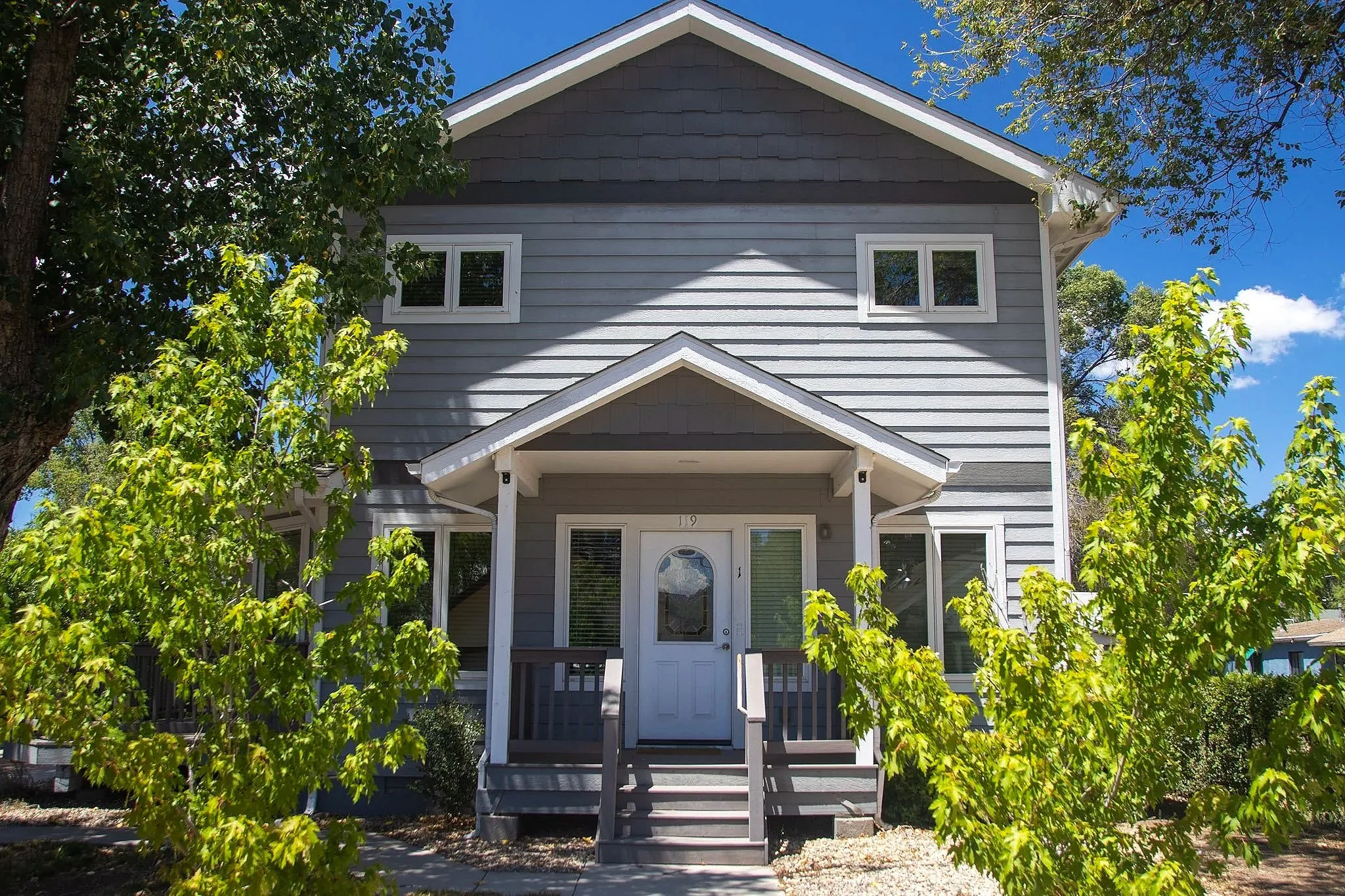 Paired Duplexes (front view)
Building: 5892 sqft
Parcel: 12000 sqft
Density: 15 units/acre