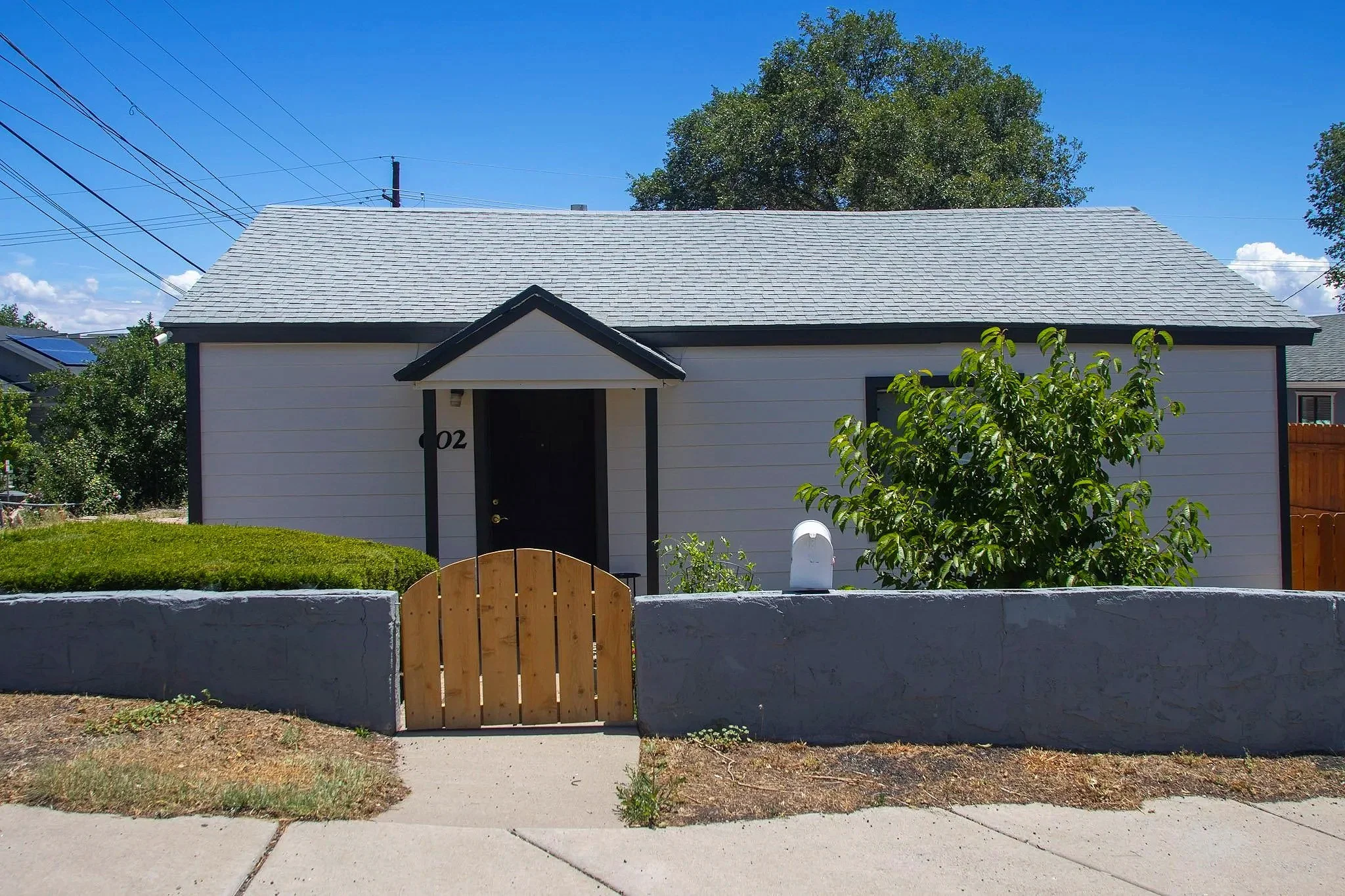 Starter Home
Building: 732 sqft
Parcel: 3500 sqft
Density: 12 units/acre