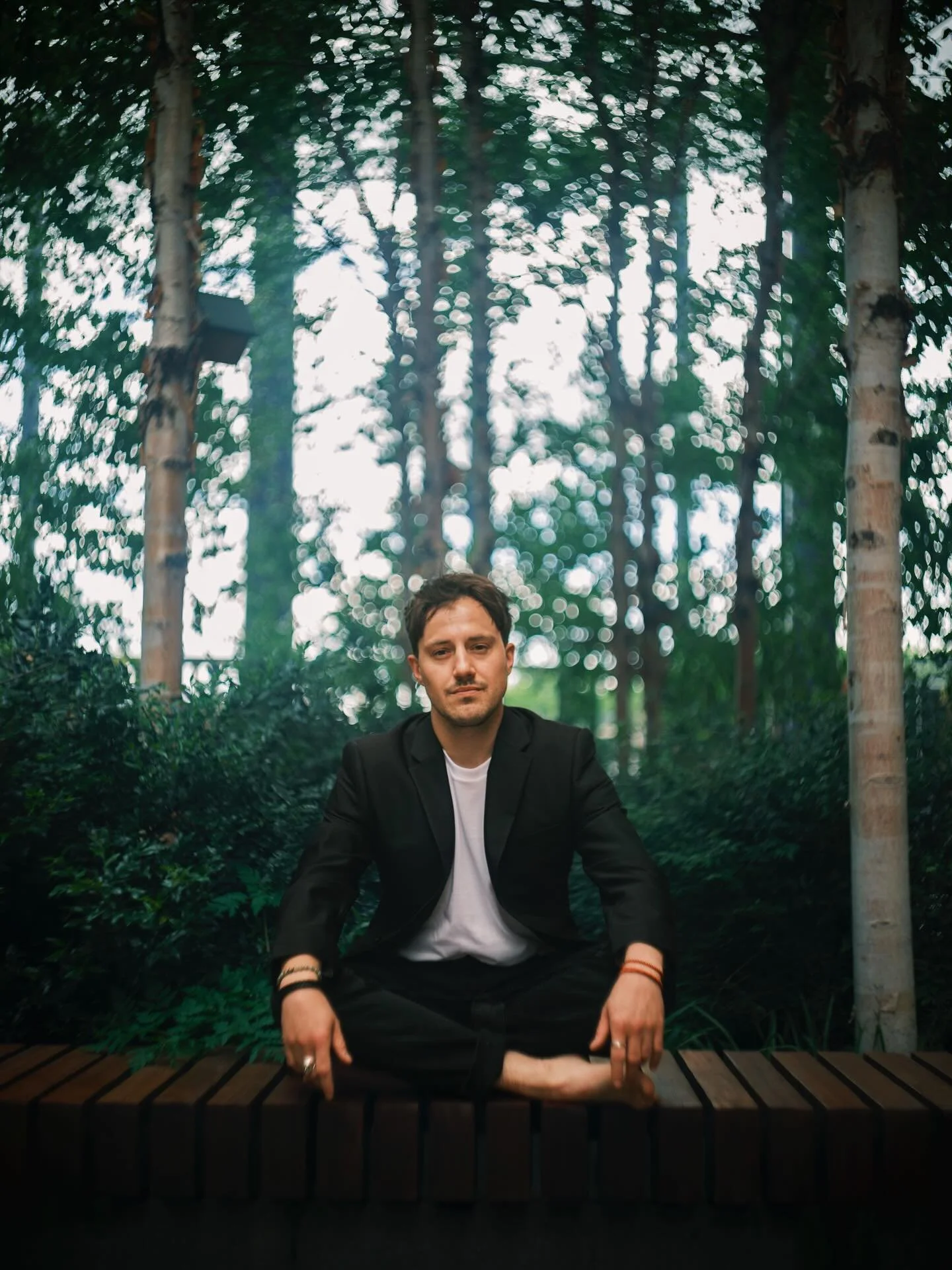 I think that&rsquo;s the album cover decided 💿@norbert_pietraszek 🫶
.
.
.
.
.
#photoshoot #portrait #modeling #photgraphy #summerinthecity #barefeet