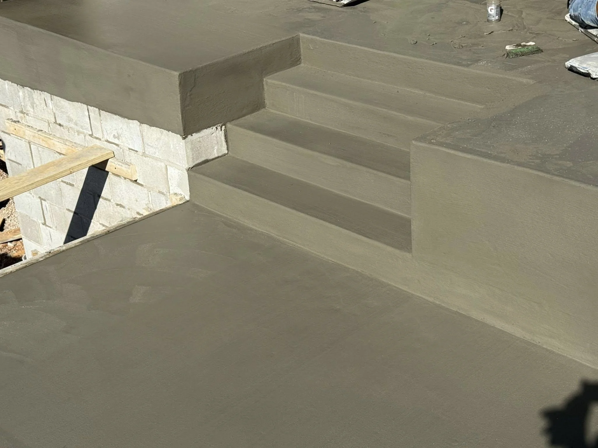 Concrete stairs Manchester TN featuring finished steps and landing with clean edges and professional concrete work