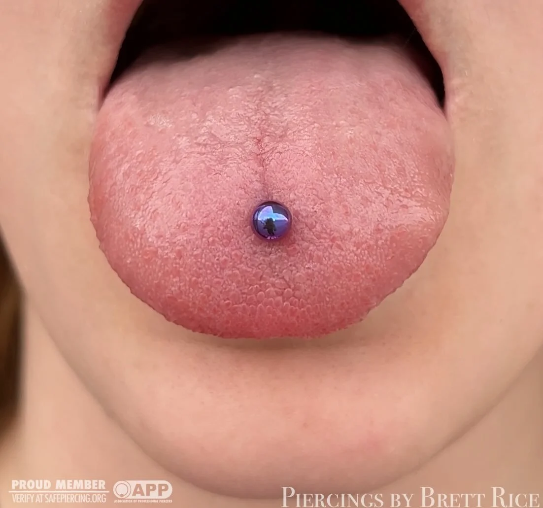 Tongue piercing with implant grade titanium from @intrinsicbody 

#appmember #safepiercing #terrehautepiercing #midwestpiercing #tonguepiercing