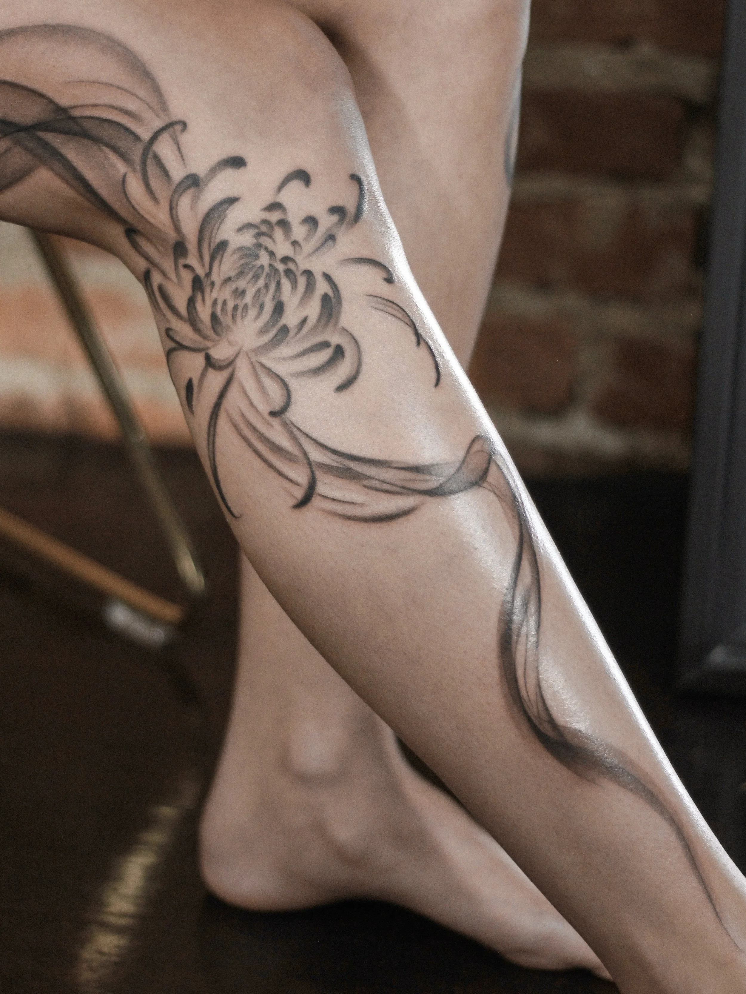 Smoke &amp; Chrysanthemum 🤍

I loved working on this project. Custom designed to flow with your body.

My books are open! 🖤
📍 New York &mdash; always at the beautiful @atelier.eva 
📍 Sept 4&ndash;6 &mdash; Villain Arts Tattoo Convention, New Jers