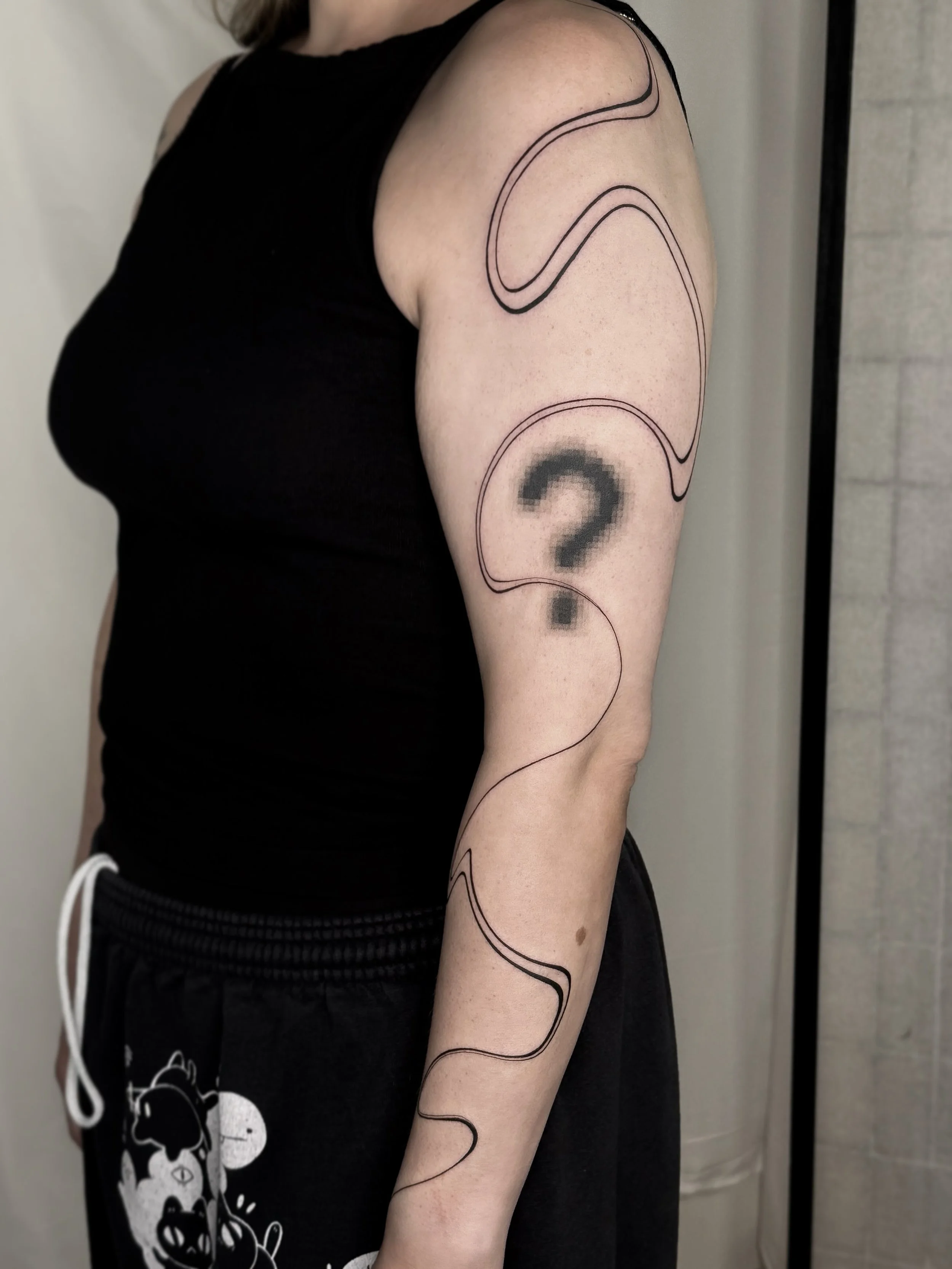 Some lines I did on my last trip to Chicago.
Thank you for the trust 🖤

*The question mark was done by another artist, not by me 🌠

📍CHICAGO &mdash; Books open
September 10&ndash;16
DM me or book through the link in my bio.

📍NYC &mdash; Last spo