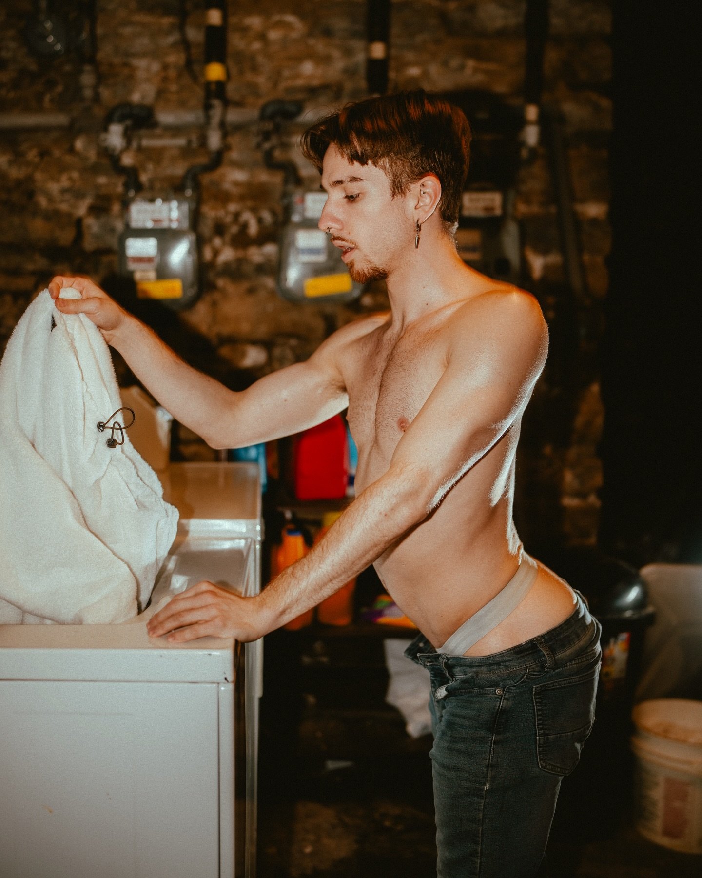 Not what I meant by &ldquo;take a load off&rdquo; but I&rsquo;m not complaining 
🧍&zwj;♂️: @dylan.blakex 
🩲: @wear_awry 
📸: @spilledmilkphoto (that&rsquo;s me)