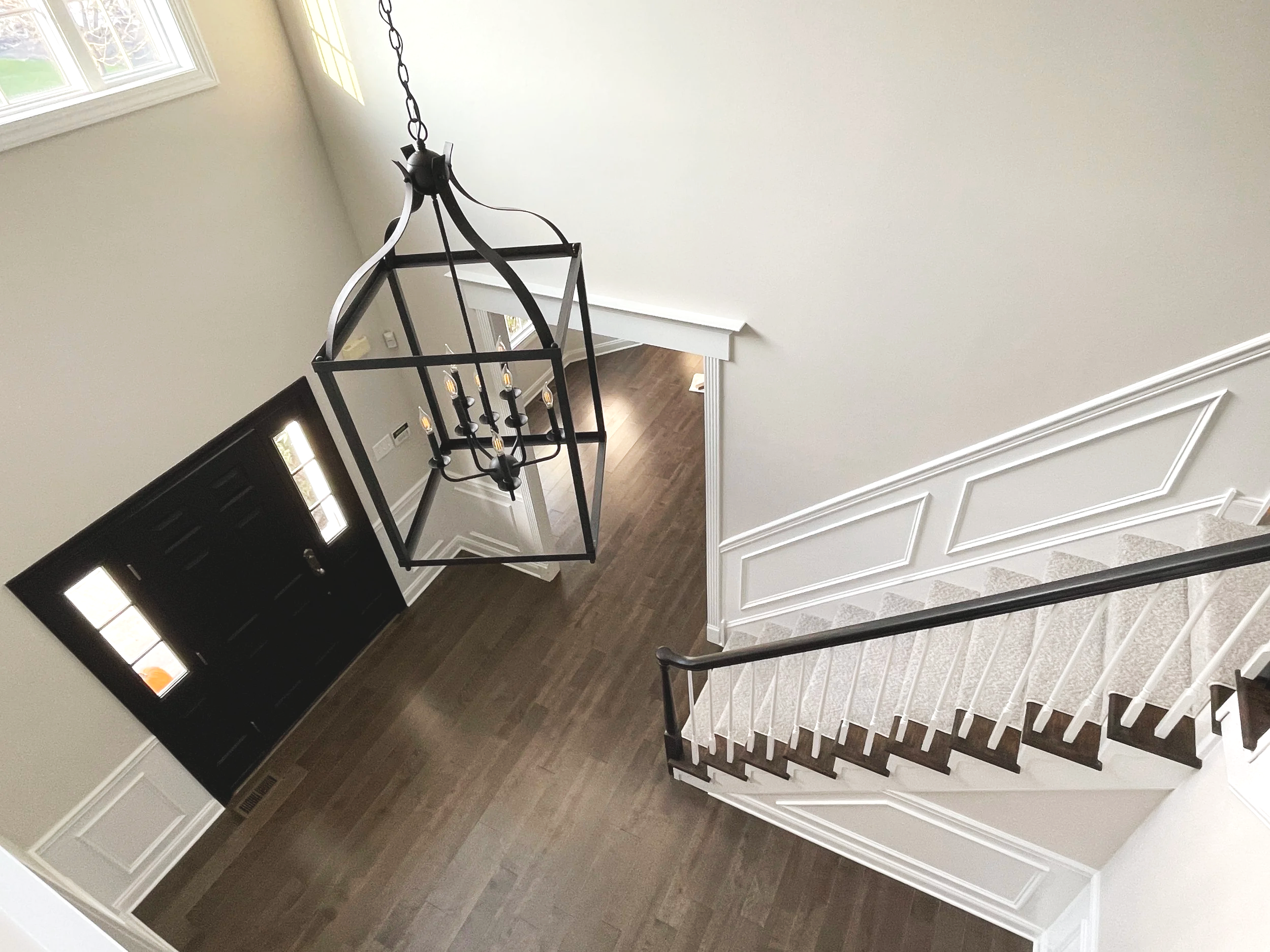2022_Desmond+Foyer_Staircase.png