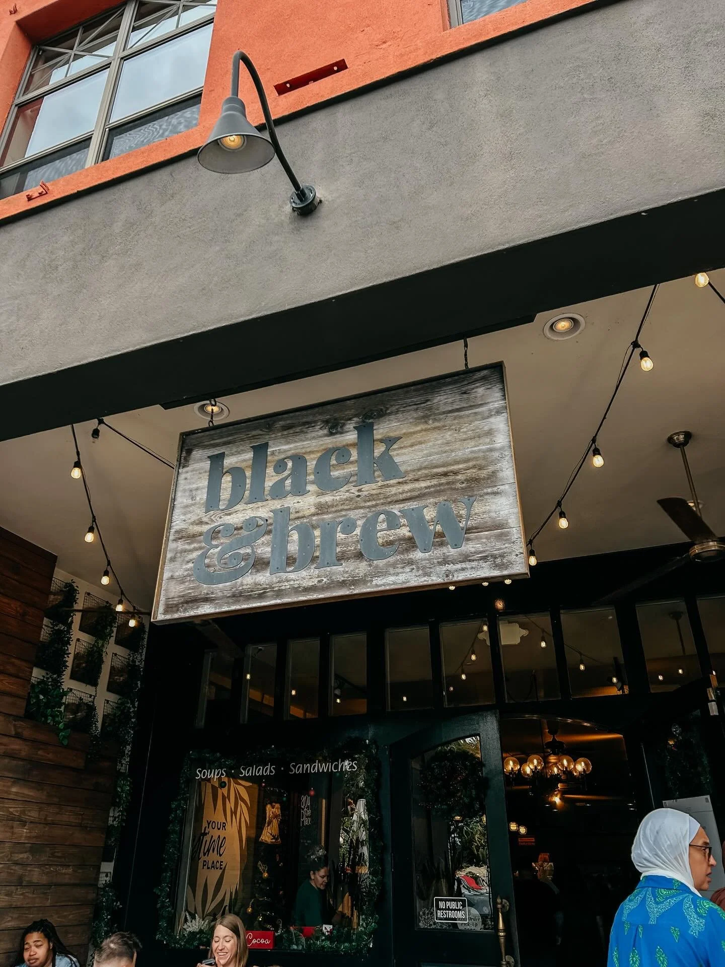 @blackandbrew is now serving up the Lakeland Edition Crossword! 😍 Swing by the downtown location and pick up the perfect holiday gift for a LKLD local &hearts;️