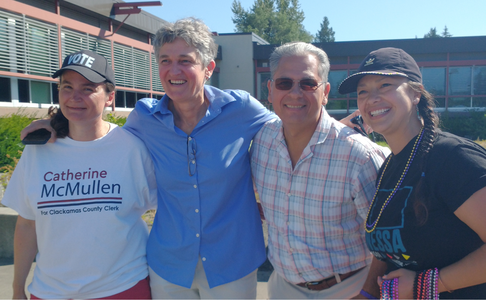 Clackamas Dems Make Strong Showing in Gladstone Community Parade